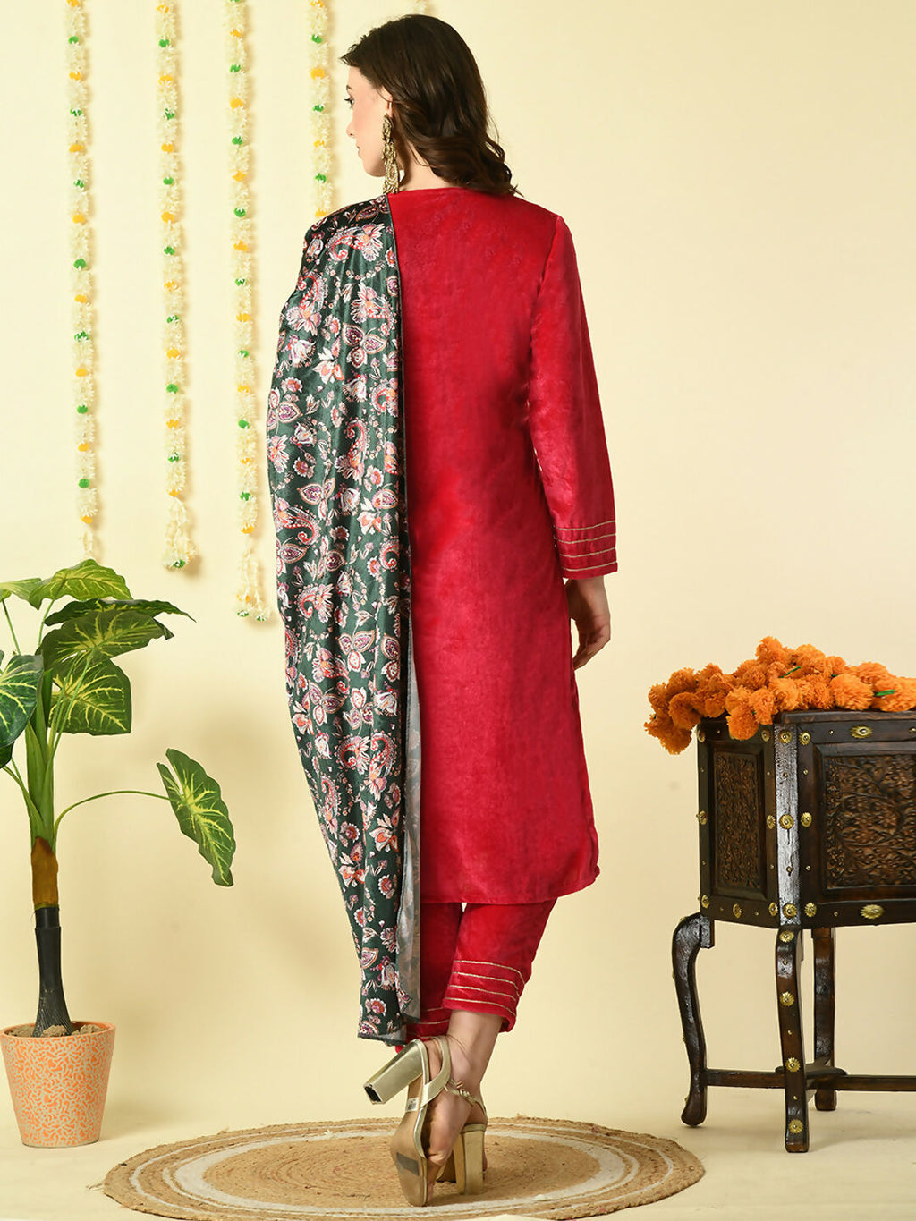 Myshka Women's Pink Velvet Kurta & Trousers With Dupatta Party Sets | Grocsy