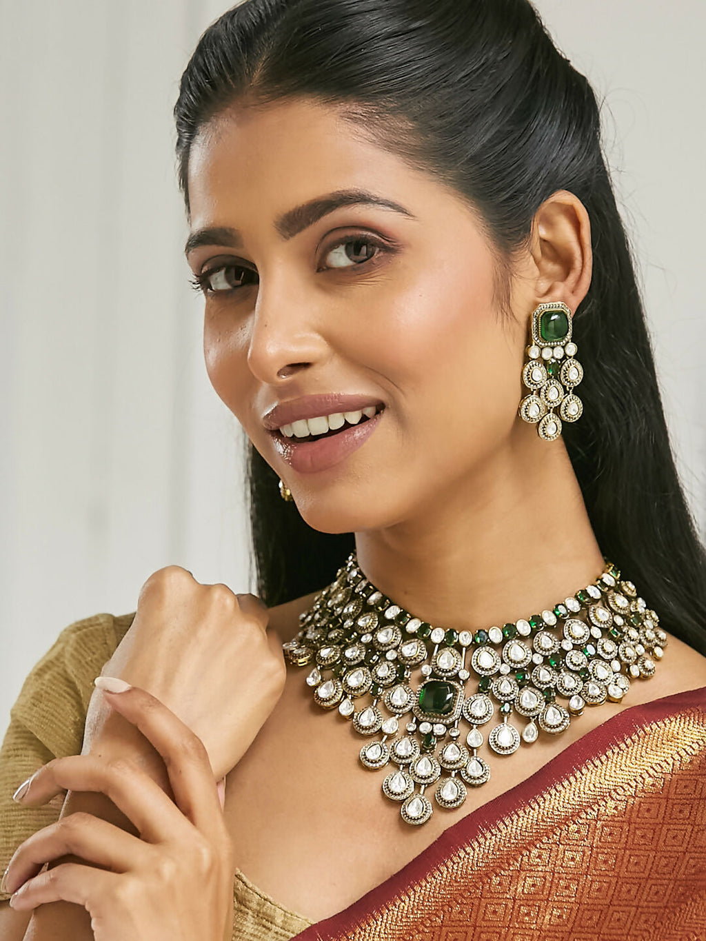 Nuyug Ethereal Kundan Necklace Set | Grocsy