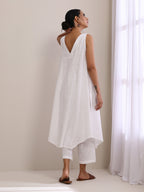 trueBrowns White Slub Texture Sleeveless Flared Kurta Pant Set | Grocsy