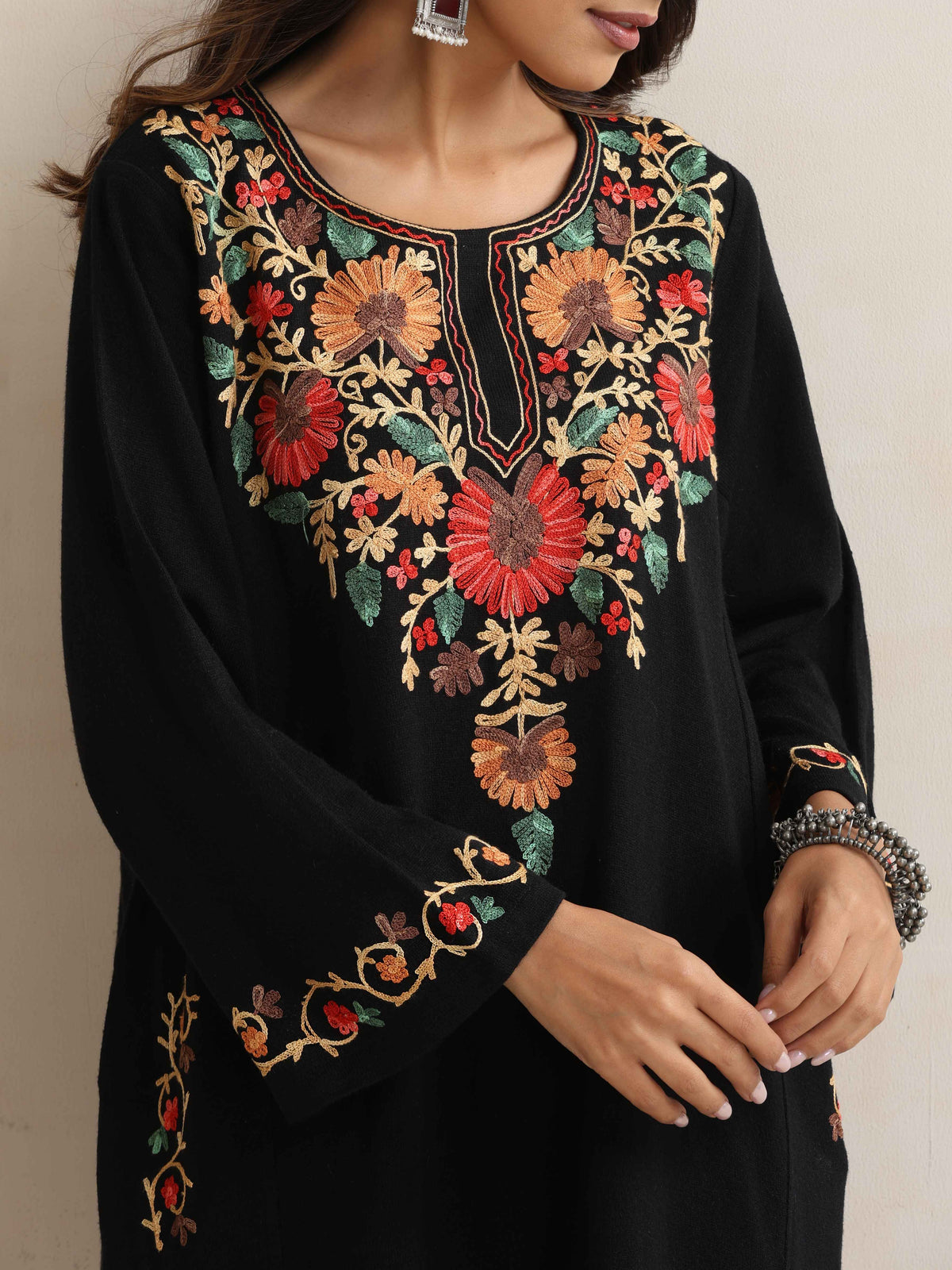 trueBrowns Black Kashmiri Floral Embroidered Woollen Phiran Kurta | Grocsy
