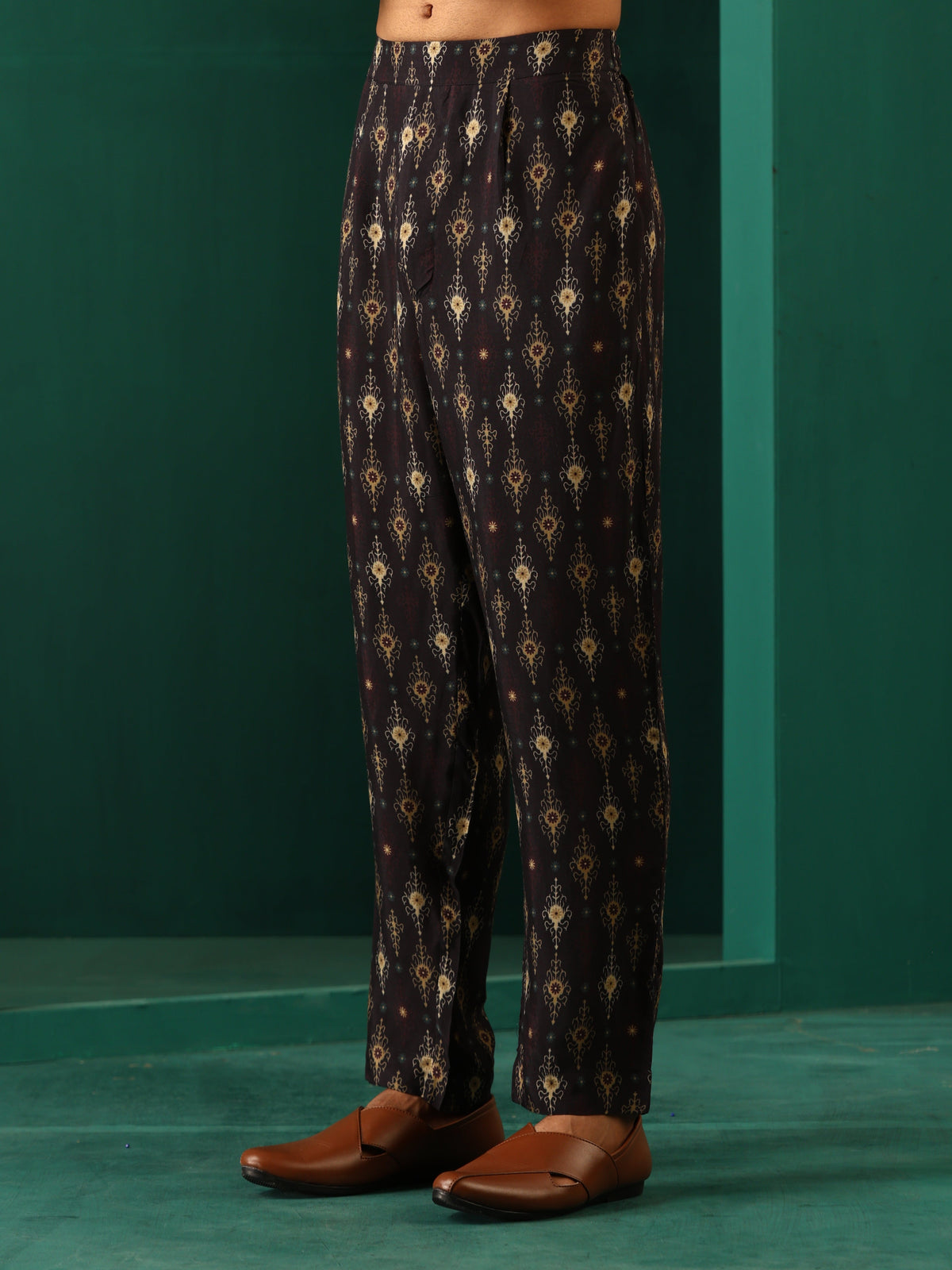 trueBrowns Men's Black Tonal Ikat Muslin Silk Printed Co-ord Set | Grocsy