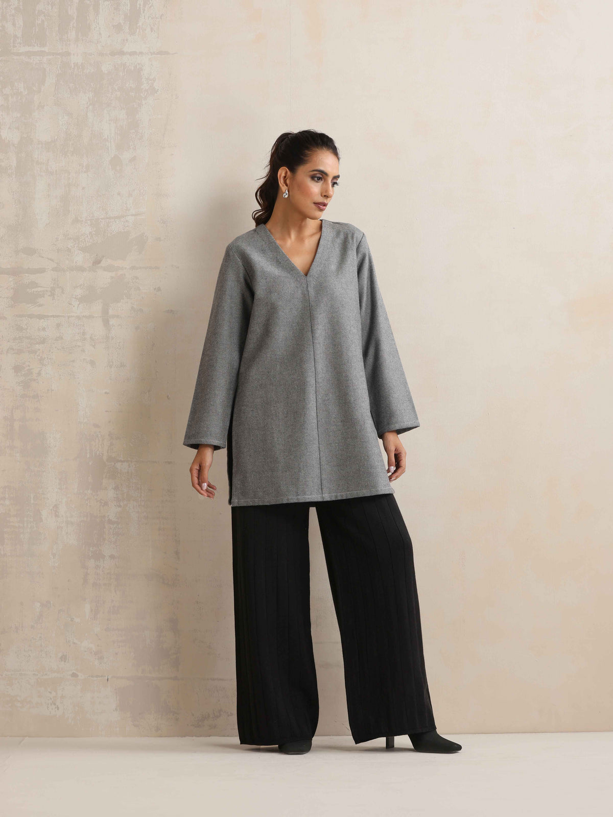 trueBrowns Grey Winter High Slit Top | Grocsy