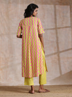 trueBrowns Lime Pink Zig-Zag Lines Print Cotton Kurta Pant Set | Relove | Grocsy