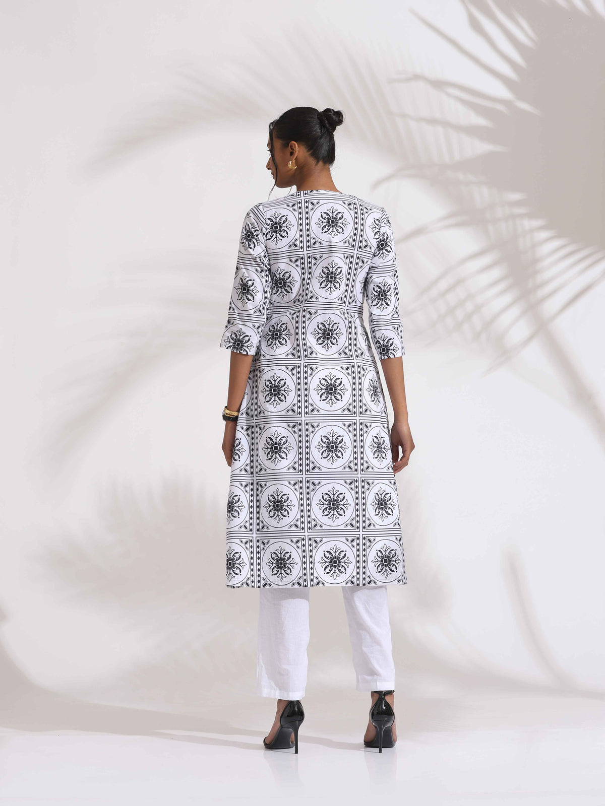 trueBrowns White Cotton Geometric Print Angrakha Kurta Set | Grocsy