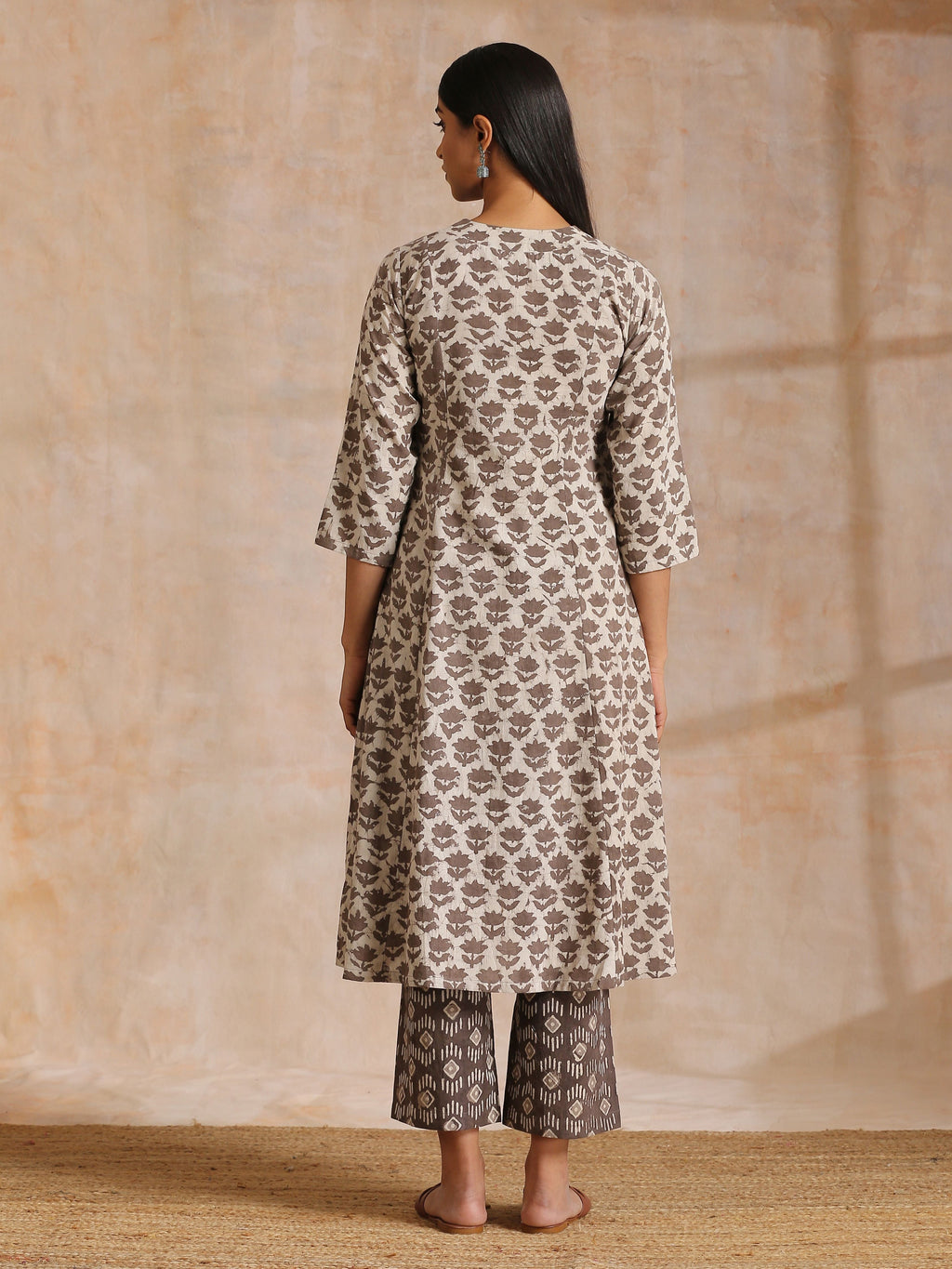 trueBrowns Clay Dabu Buta Print Cotton Front Neck Gathered Kurta Pant Set | Grocsy