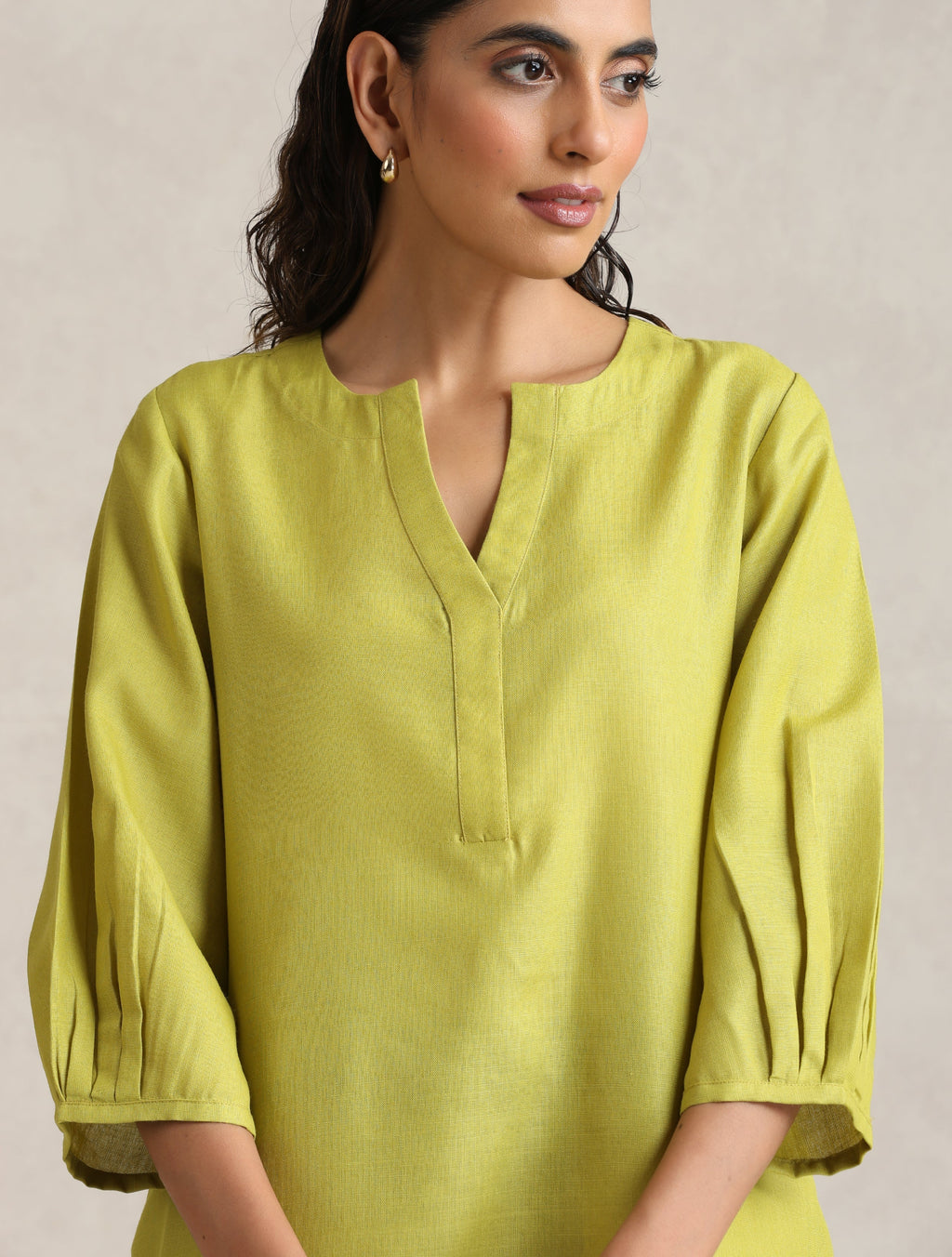 trueBrowns Green Cotton Blend Short Kurta | Grocsy