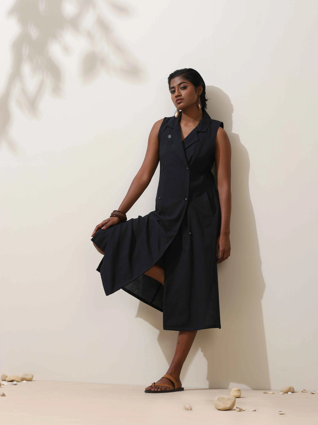 trueBrowns Black Cotton Linen Dress | Grocsy