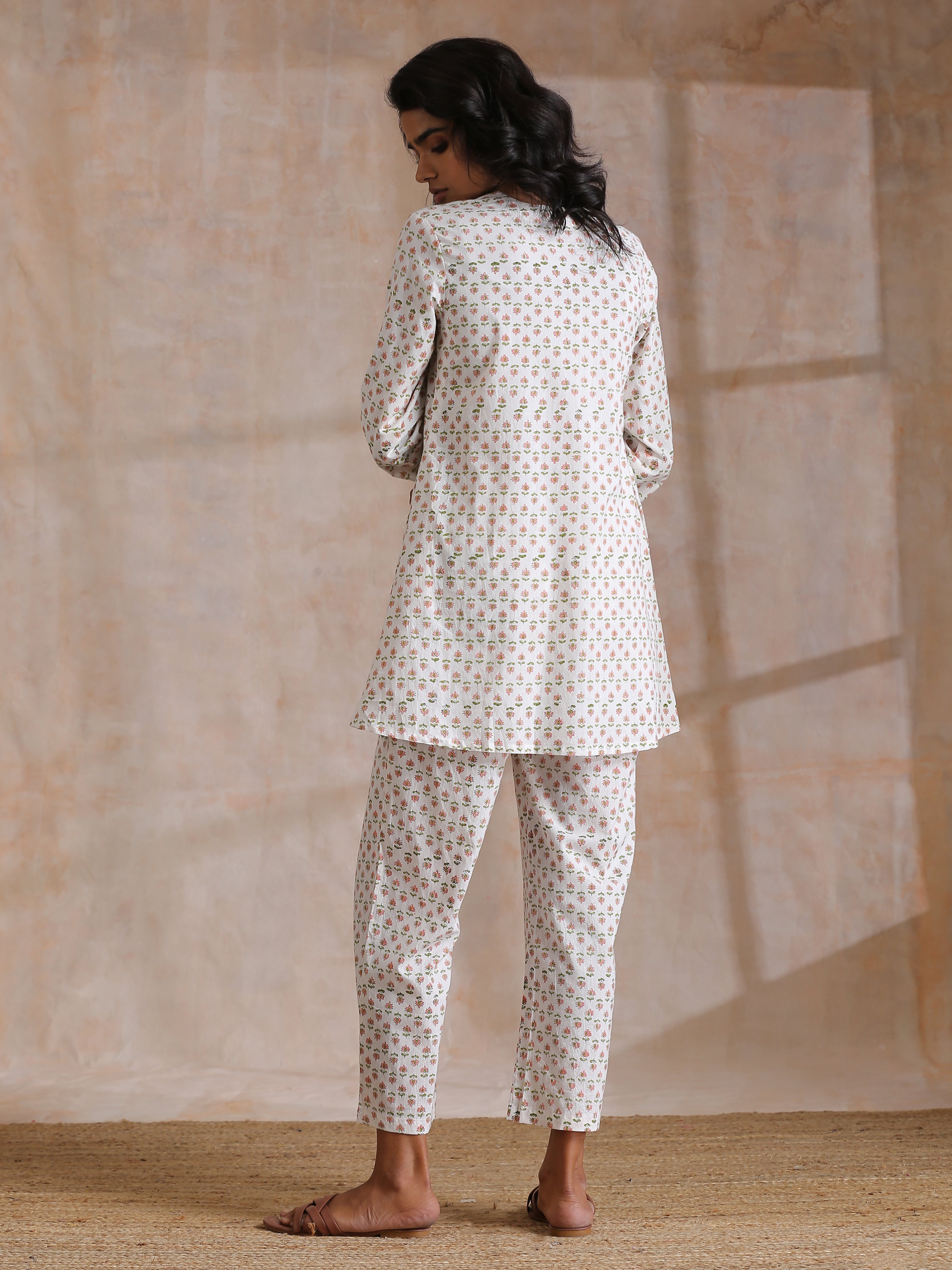 trueBrowns White With Small Floral Booti Print Cotton Pleated Co-Ord Set | Grocsy