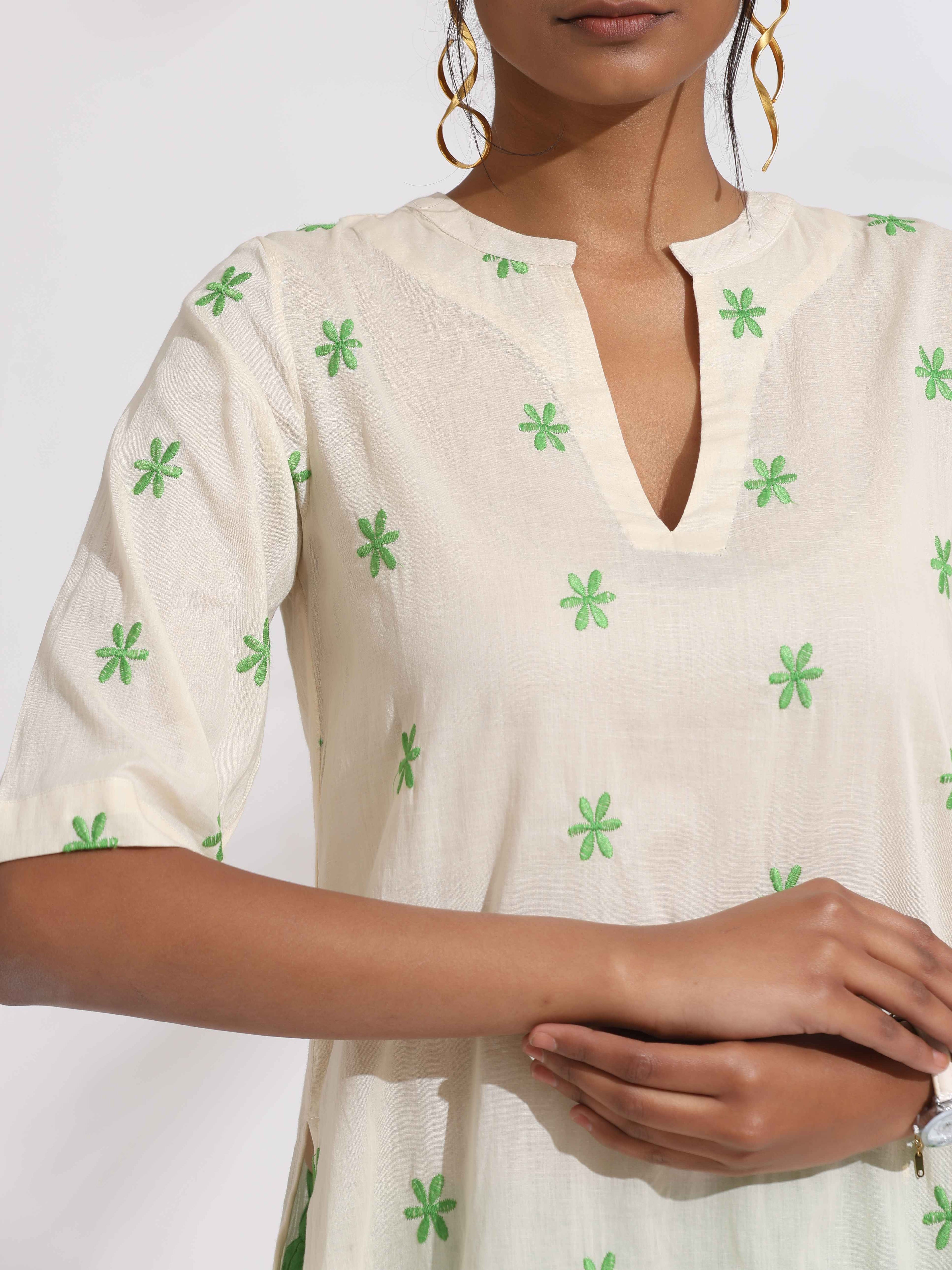 trueBrowns Off-White Cotton Floral Embroidered Straight Kurta Set | Grocsy