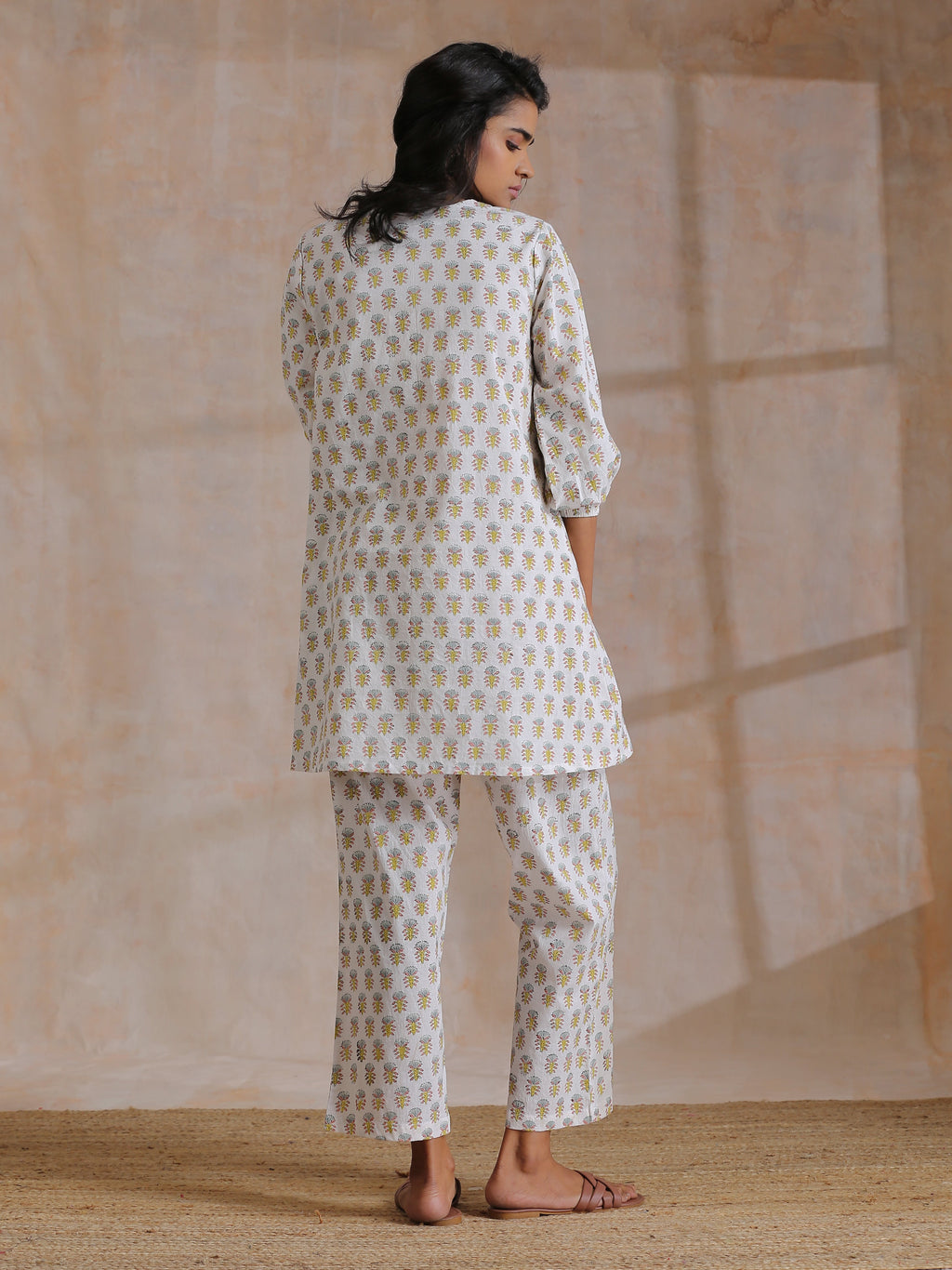 trueBrowns Multi Color Floral Booti Print Cotton V-Square Neck Co-Ord Set | Grocsy