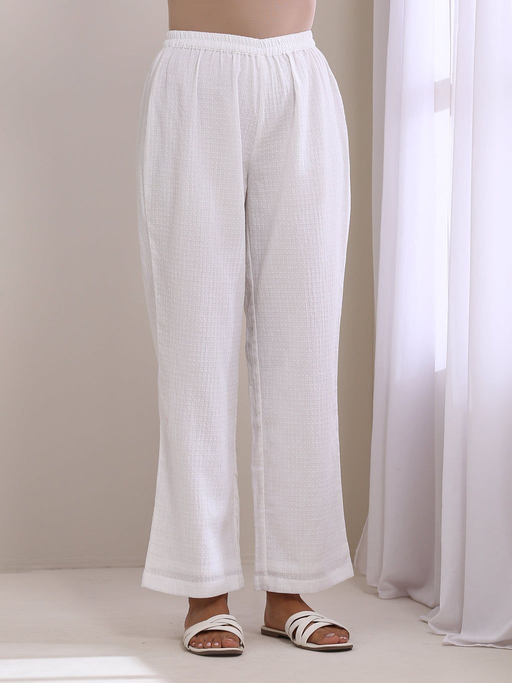 trueBrowns White Dobby Neck Pleat Kurta Pant Set | Grocsy