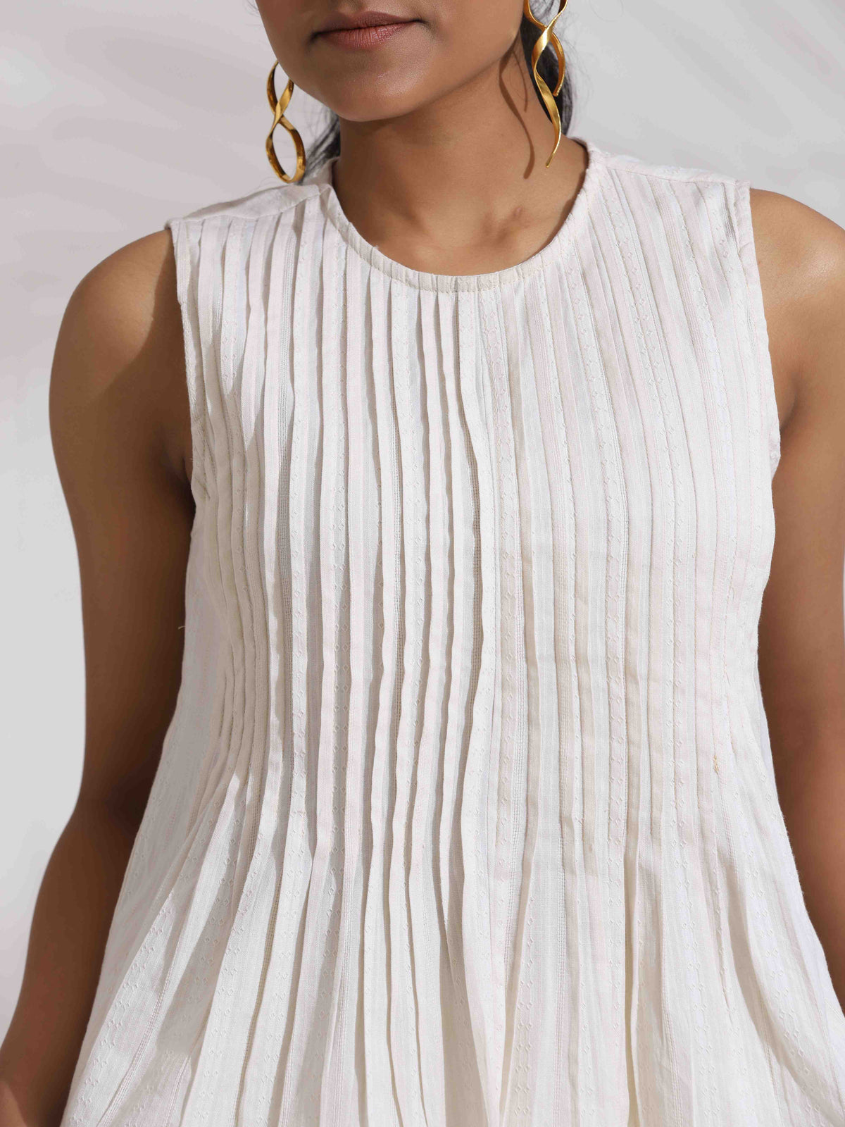 trueBrowns Off-White Cotton Skirt Co-ord Set | Grocsy