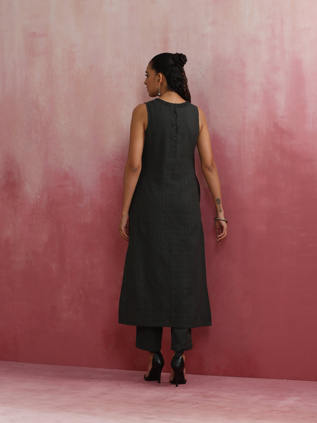 trueBrowns Dark Olive Green Cotton Dobby Kurta Set | Grocsy