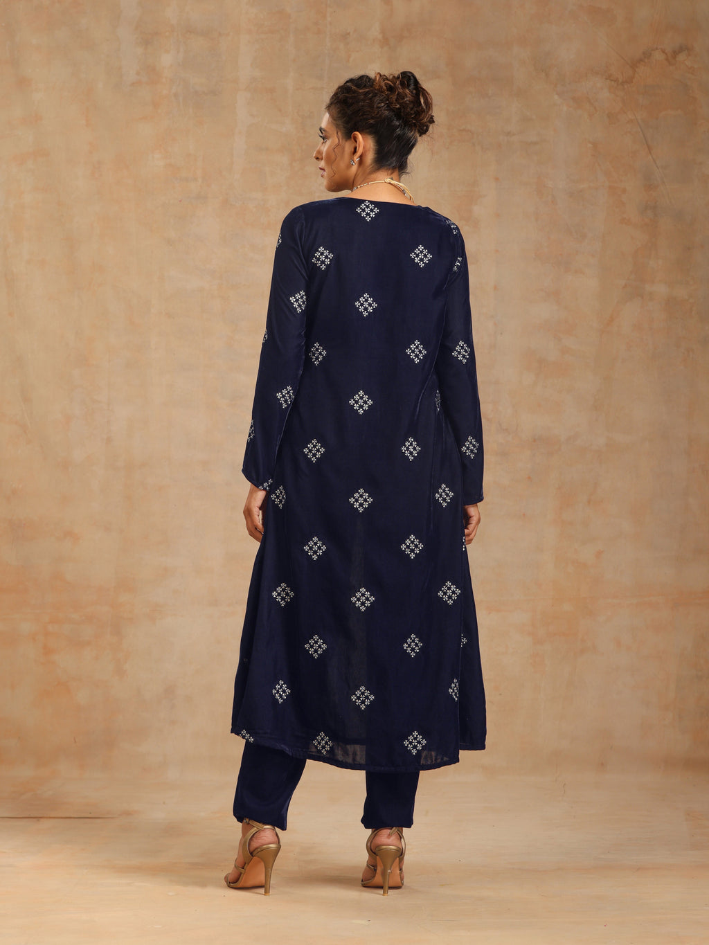 trueBrowns Midnight Blue Velvet Embroidered Jacket Set | Grocsy