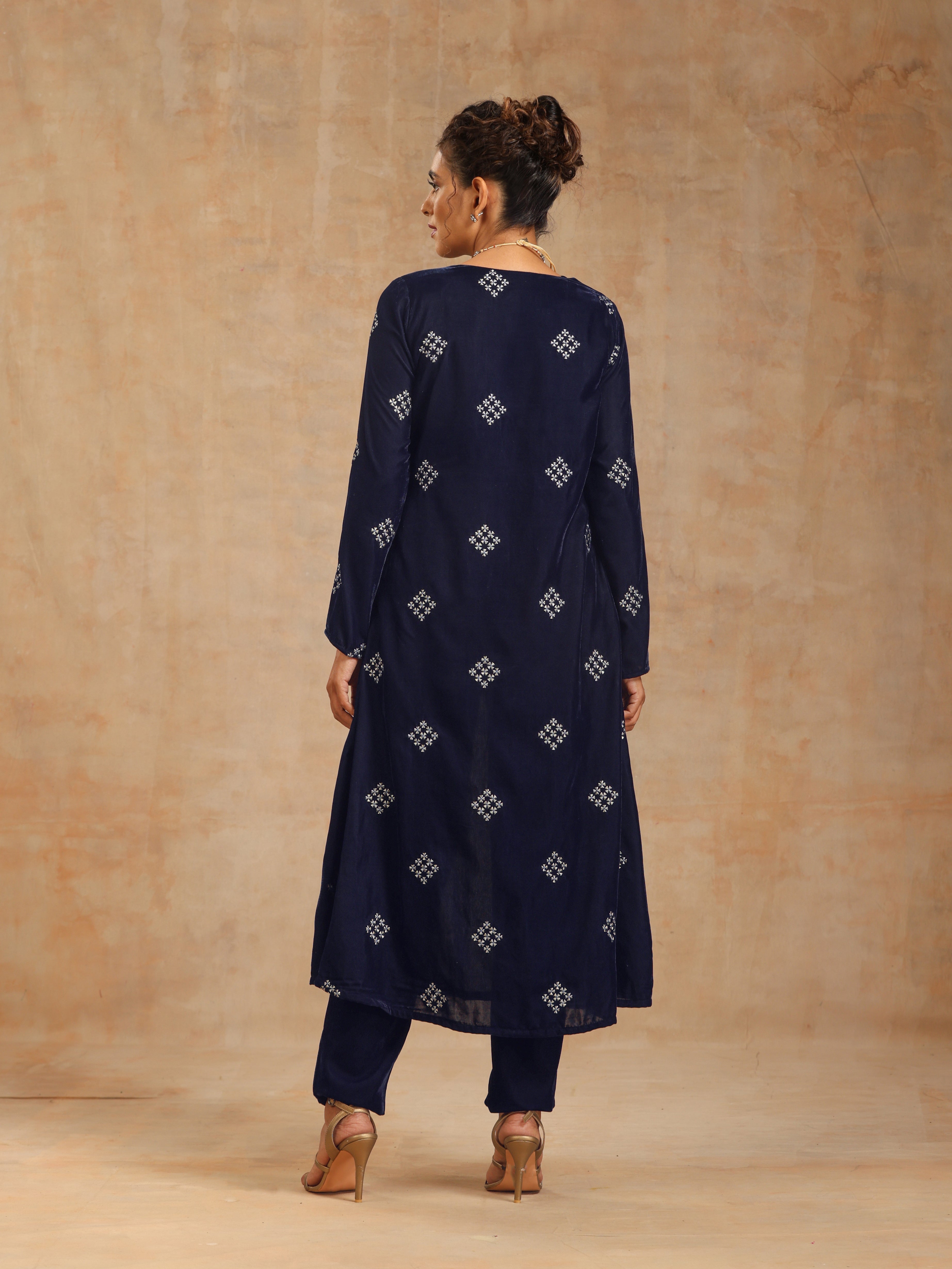 trueBrowns Midnight Blue Velvet Embroidered Jacket Set | Grocsy