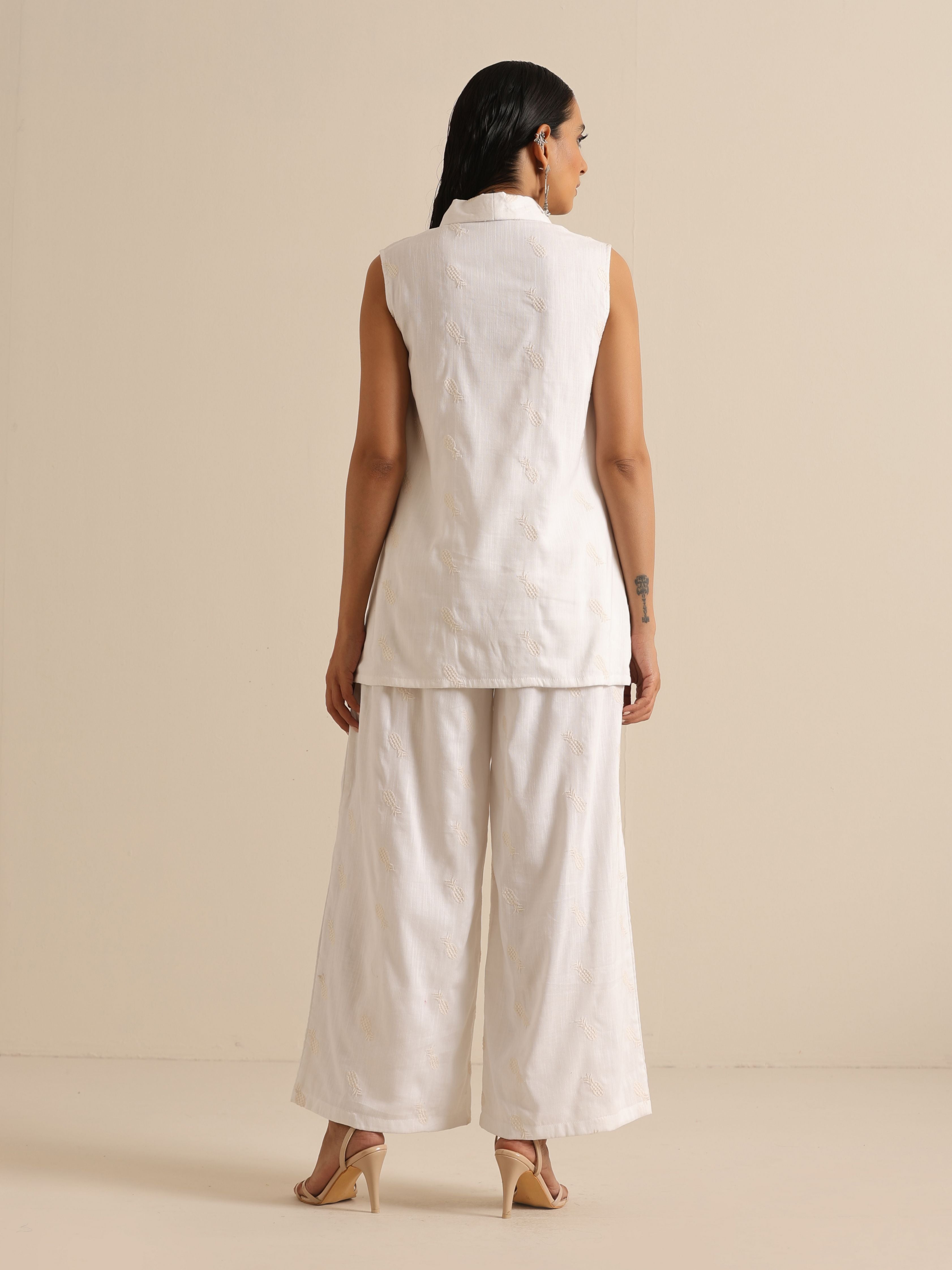 trueBrowns White Pineapple Sleeveless Jacket Pant Set | Grocsy