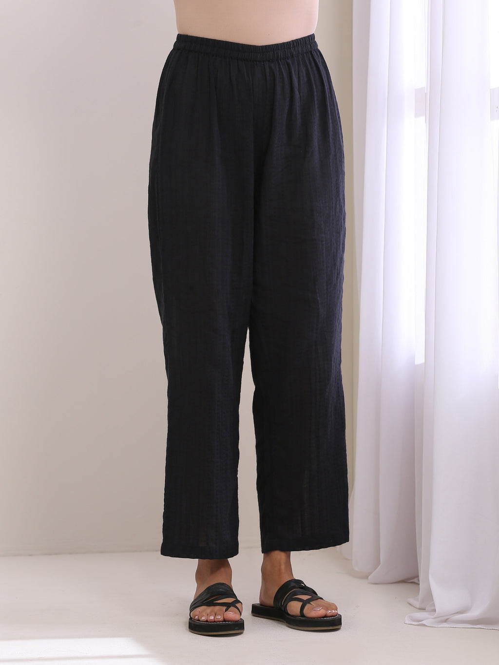 trueBrowns Black Dobby Neck Pleat Kurta Pant Set | Grocsy