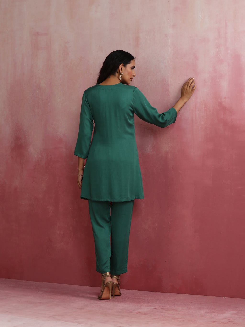 trueBrowns Green Straight Kurta Co-ord Set | Grocsy