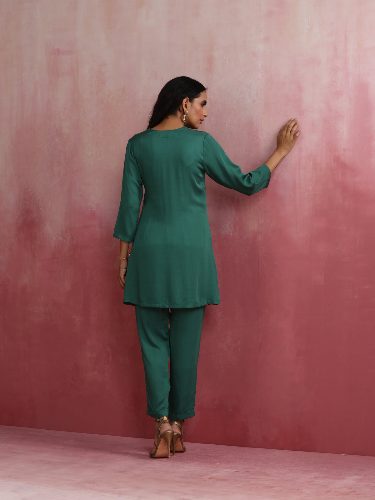 trueBrowns Green Straight Kurta Co-ord Set | Grocsy