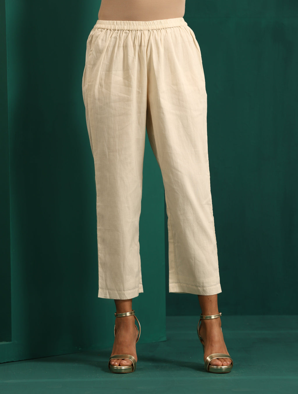 trueBrowns Ivory Blue Floral Cotton Front Gathered Kurta Pant Set | Grocsy