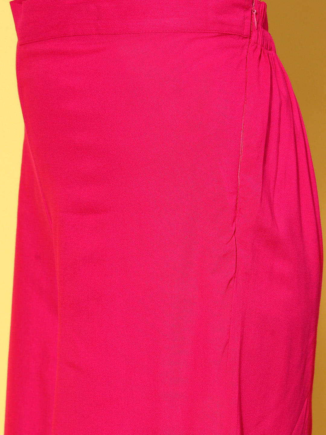 InWeave Strappy Set In Fuchsia With Blue Fuchsia Organza Dupatta | Grocsy