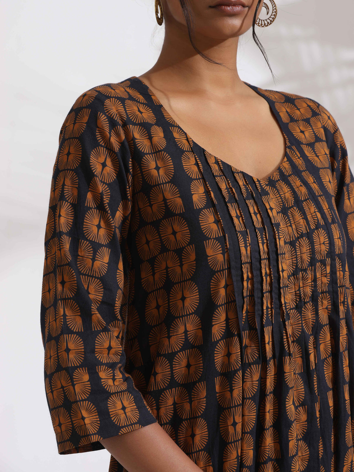 trueBrowns Black Cotton Print Pleated Flared Kurta Set | Grocsy