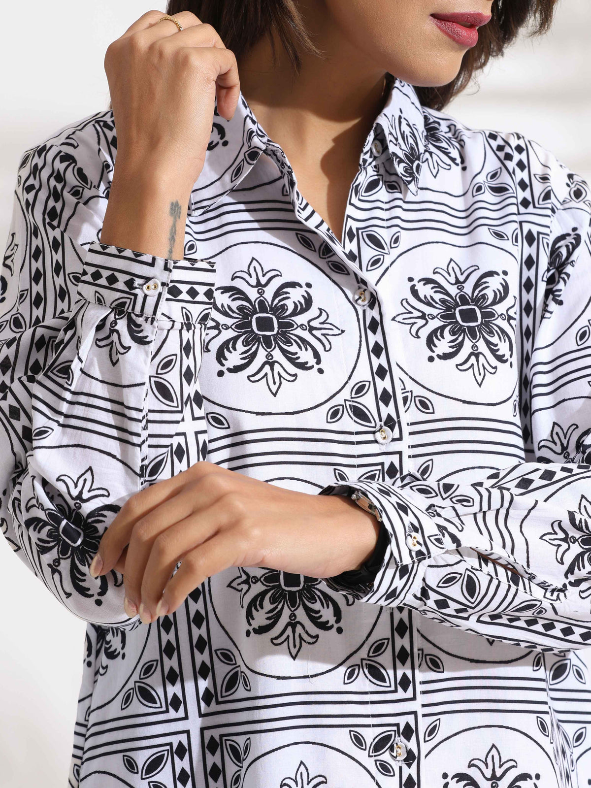 trueBrowns White Cotton Print Shirt Dress | Grocsy