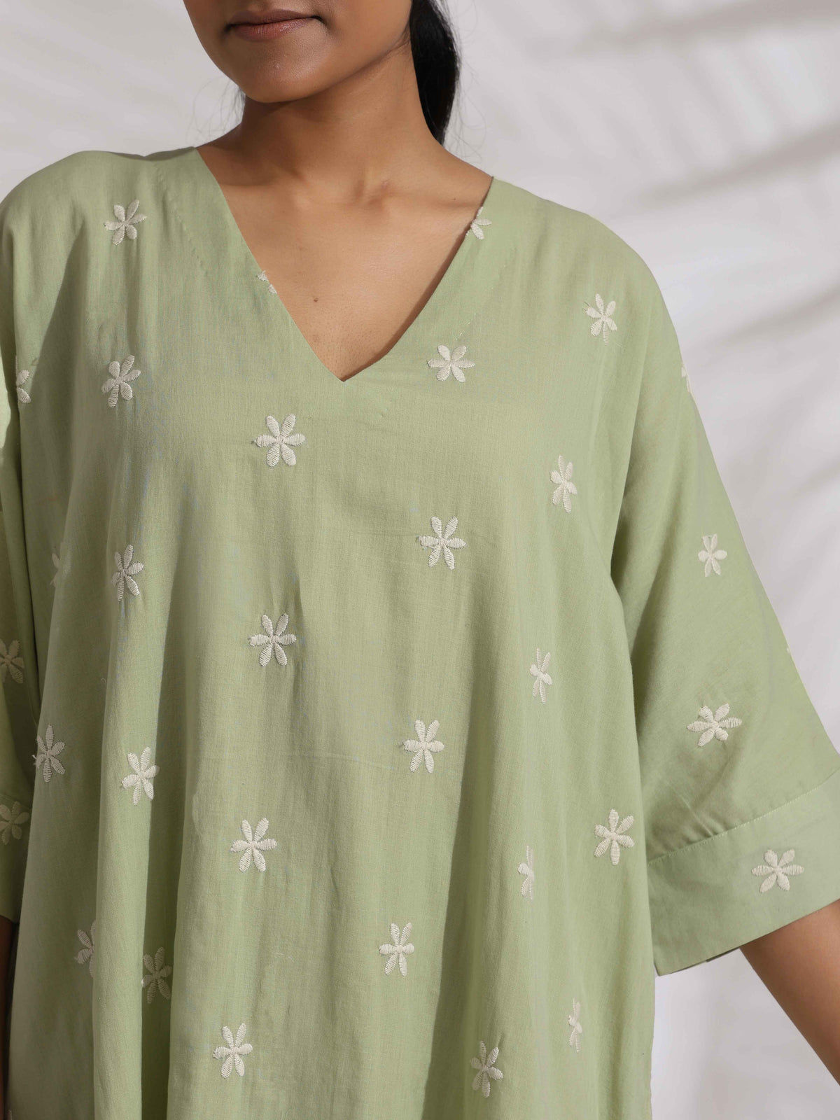 trueBrowns Green Cotton Floral Embroidered Kurta Co-ord Set | Grocsy