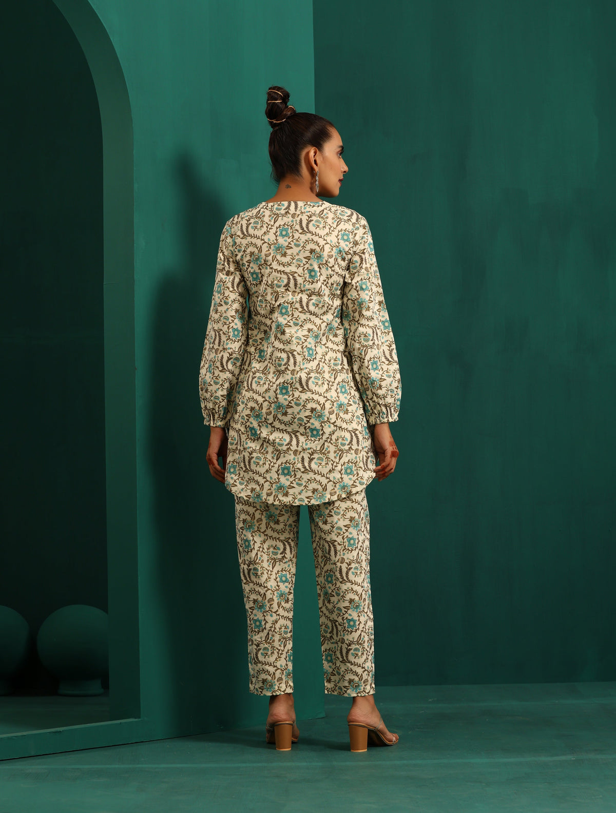 trueBrowns Teal Floral Cotton Printed Short Co-ord Set | Grocsy