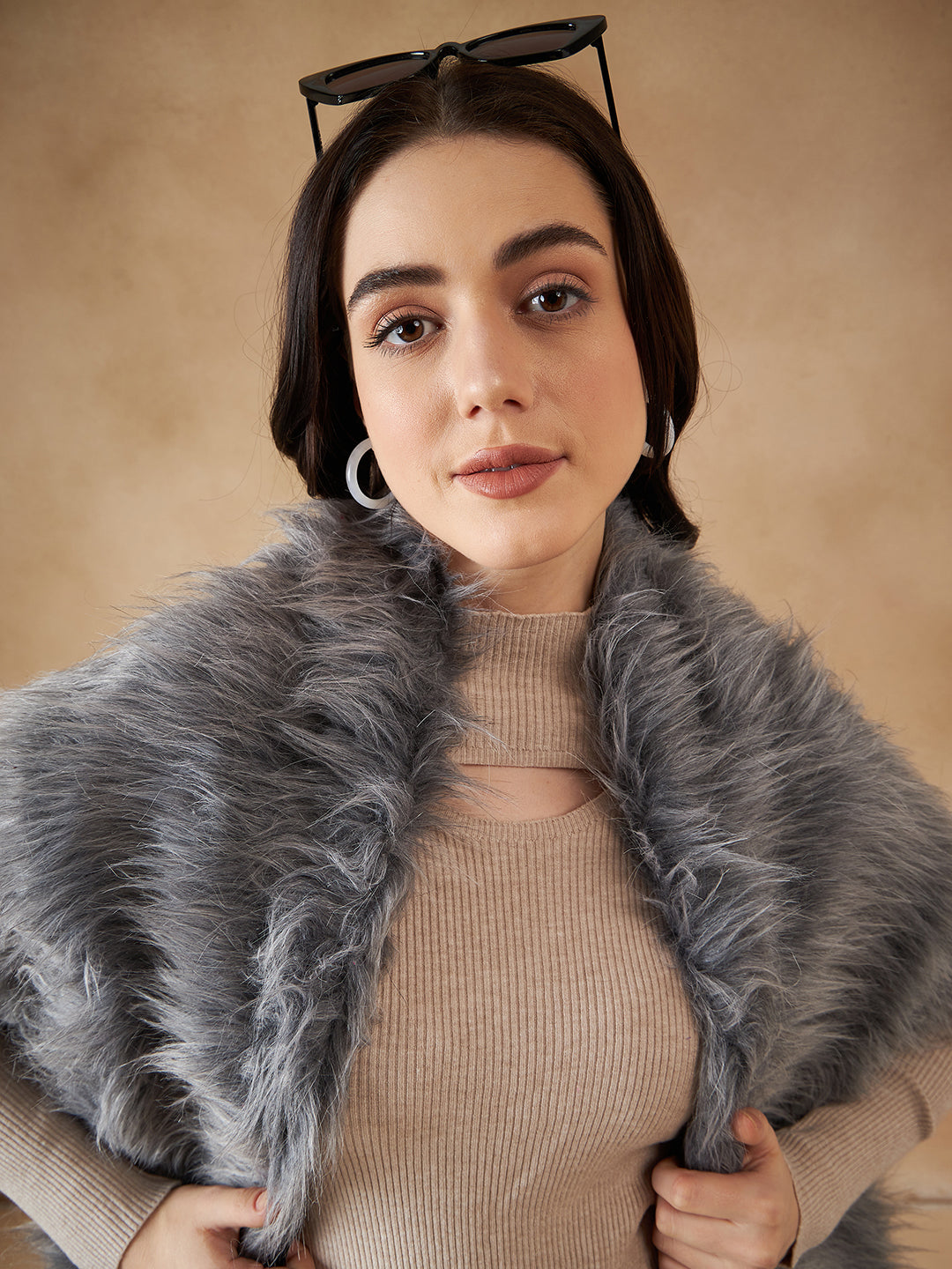 InWeave Women's Light Grey Fur Cape | Grocsy