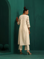 trueBrowns Ivory Peach Cotton Front Pleat Kurta Pant Set | Grocsy