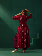 trueBrowns Maroon Floral Viscose Silk V-Neck Waist Gathered Kurta Pant Set | Grocsy