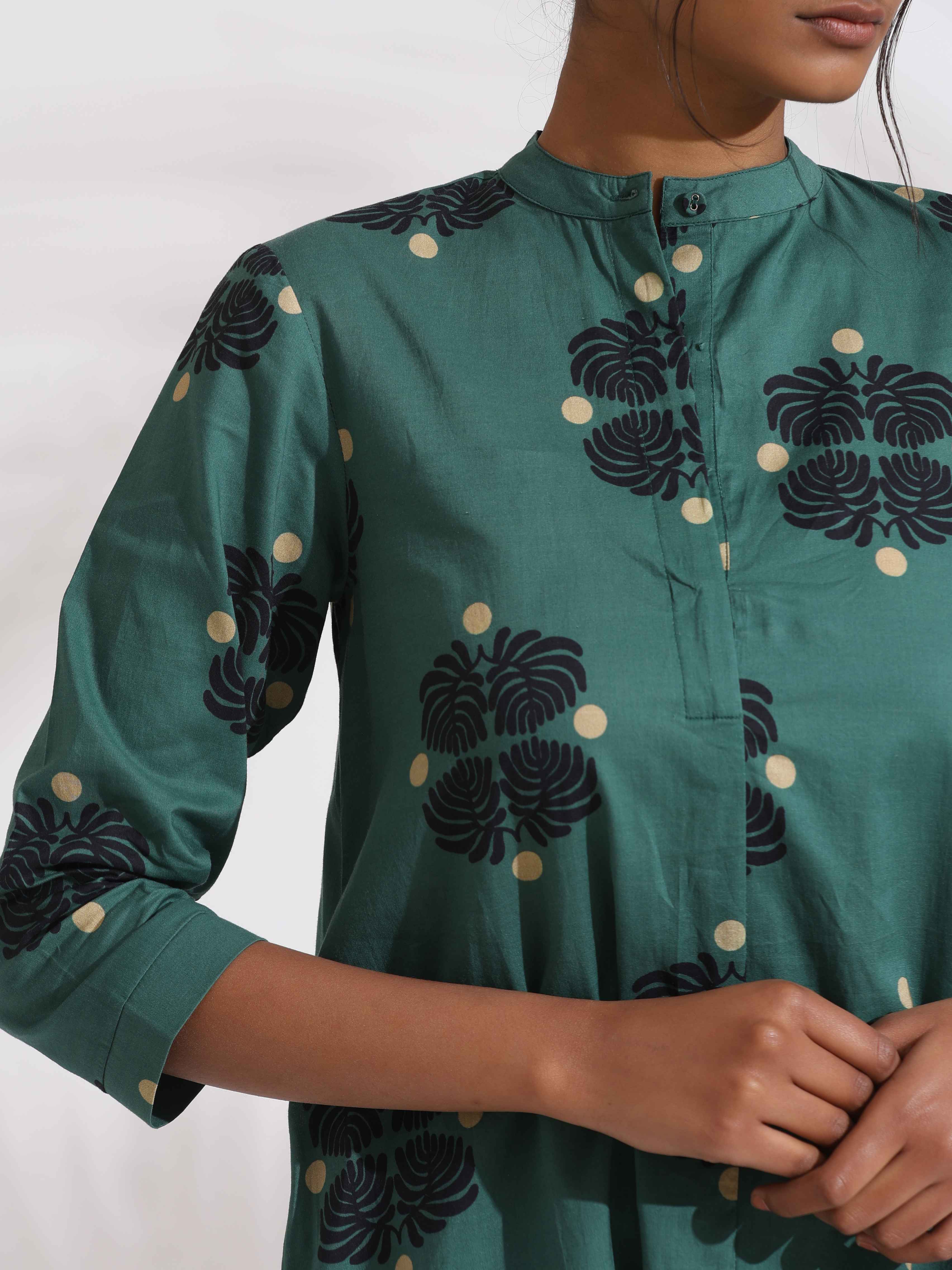 trueBrowns Green Cotton Print Front Slit Kurta Set | Grocsy