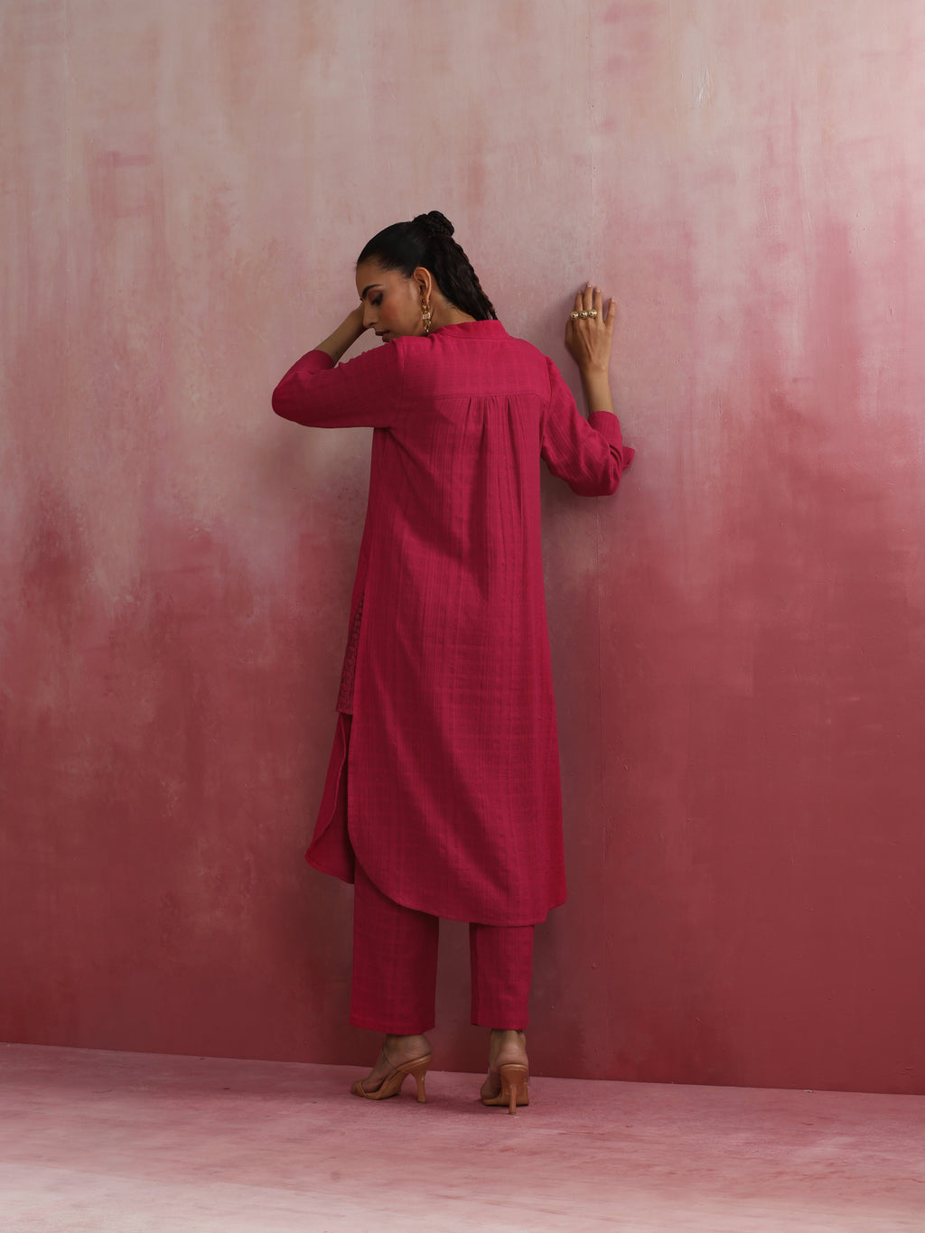 trueBrowns Magenta Cotton Dobby Kurta Set | Grocsy