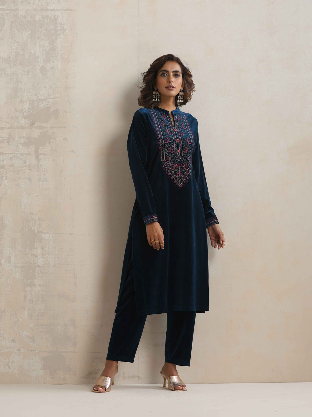 trueBrowns Blue Velvet Floral Embroidered Kurta Pant Dupatta Set | Grocsy