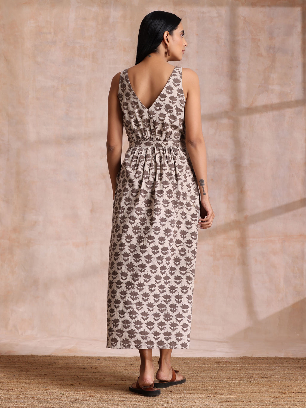trueBrowns Clay Dabu Buta Print Cotton Sleeveless Wrap Dress | Grocsy