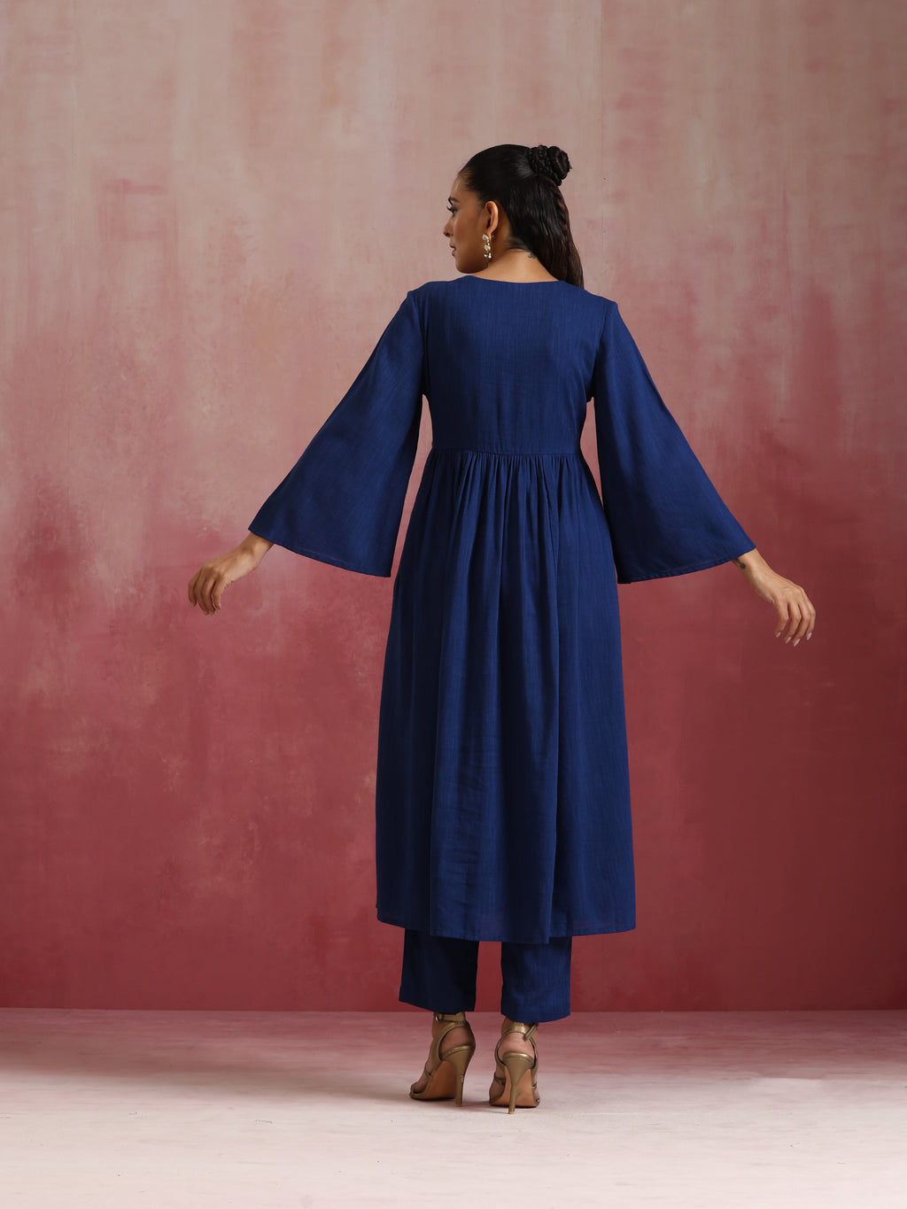 trueBrowns Blue Cotton Dobby Kurta Set | Grocsy