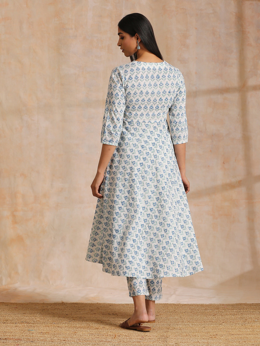 trueBrowns White With Blue Green Buta Print Cotton Flared Kurta Pant Set | Grocsy