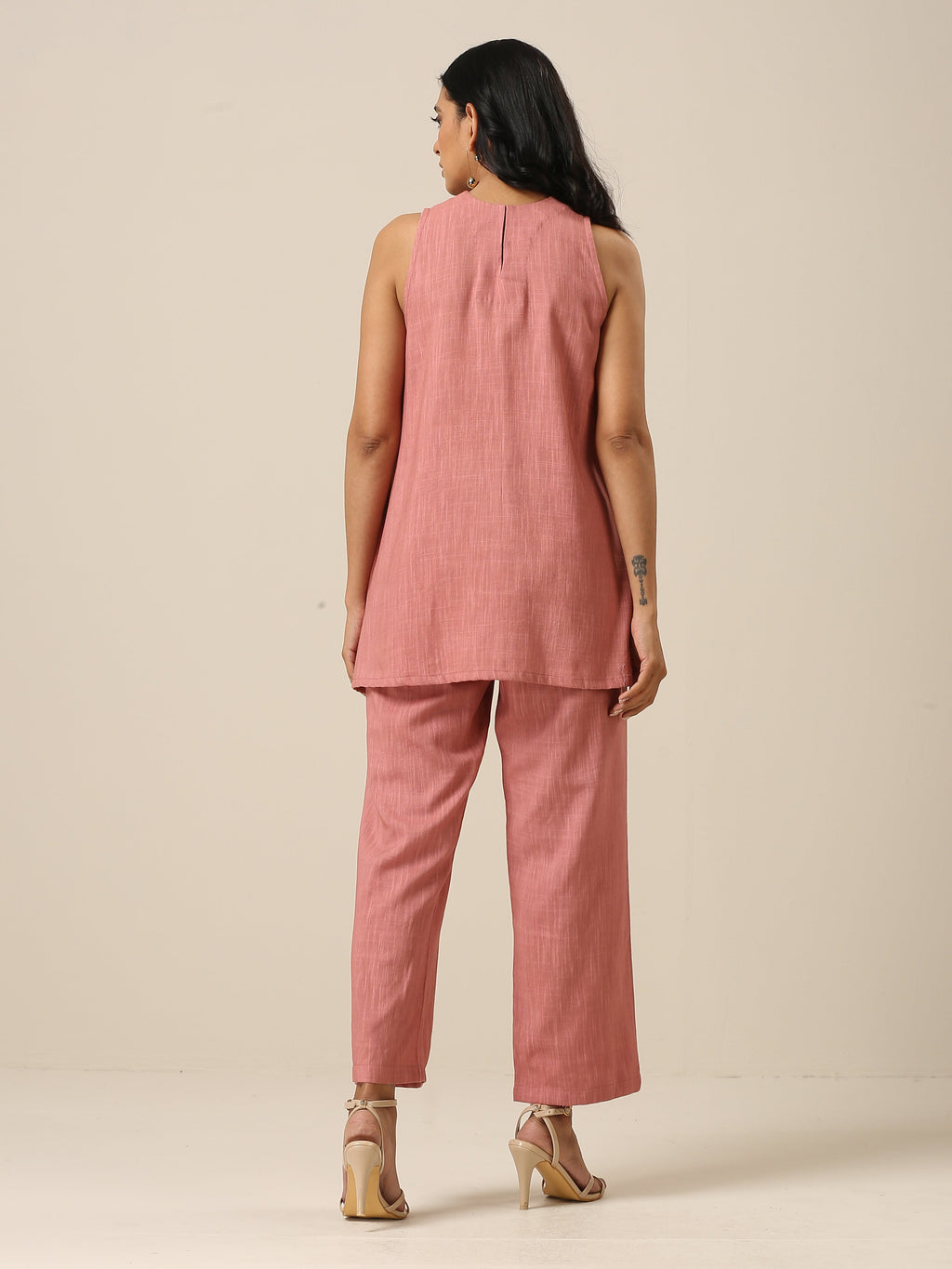 trueBrowns Light Mauve Slub Textured Sleeveless Short Co-Ord Set | Grocsy