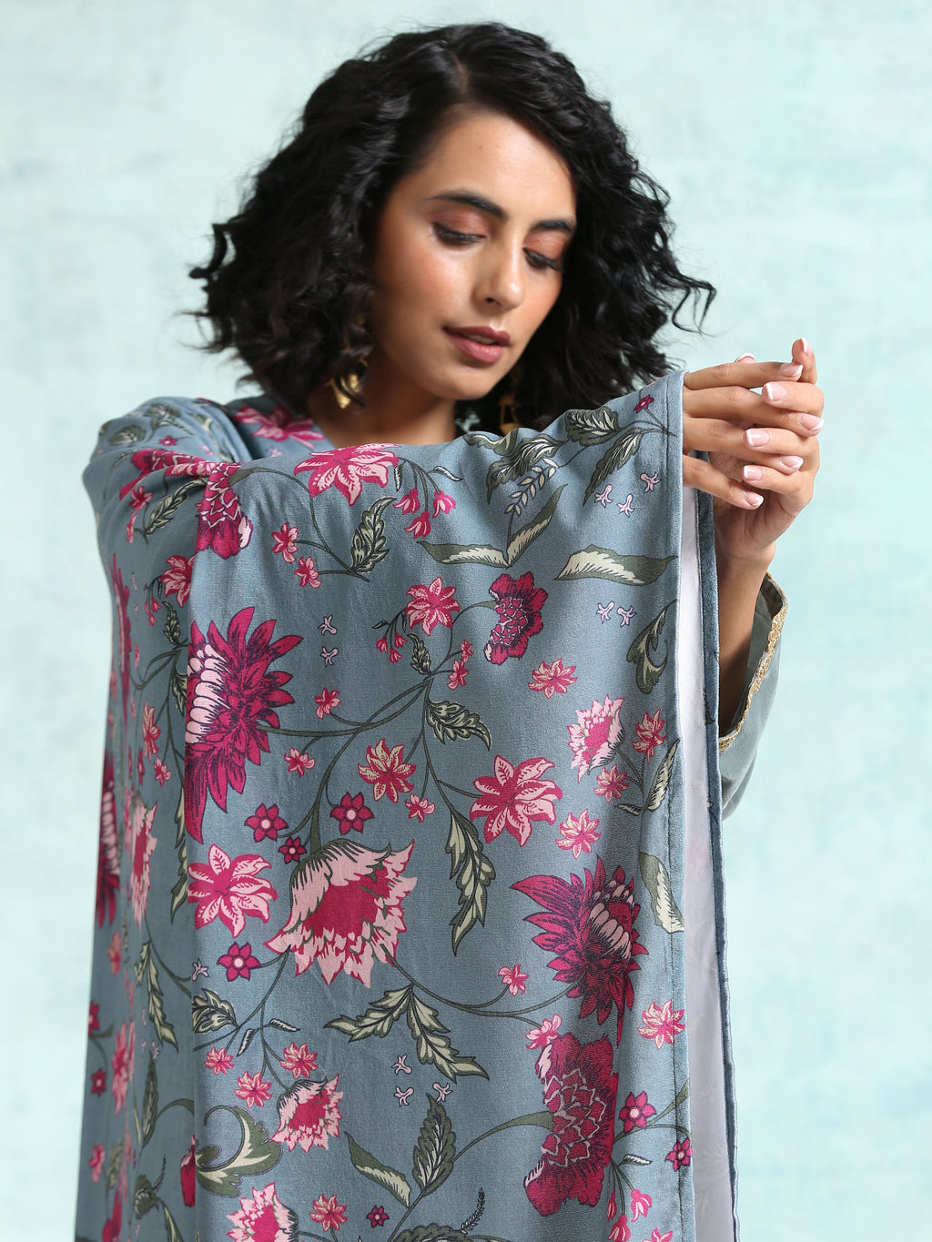 trueBrowns Grey Printed Velvet Shawl | Grocsy