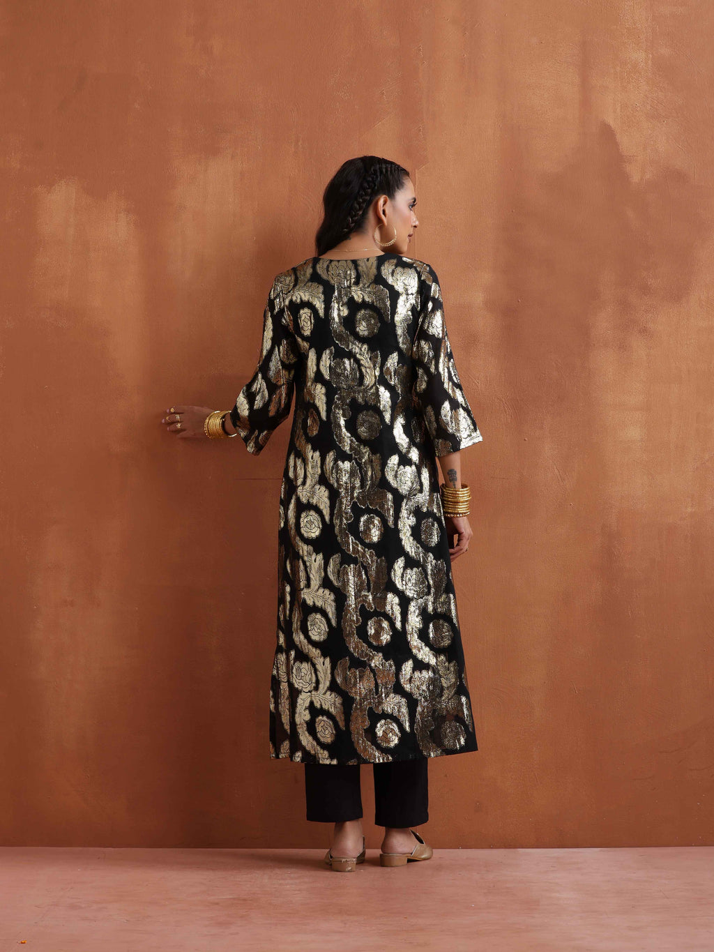 trueBrowns Black Metallic High Slit Kurta Set | Grocsy