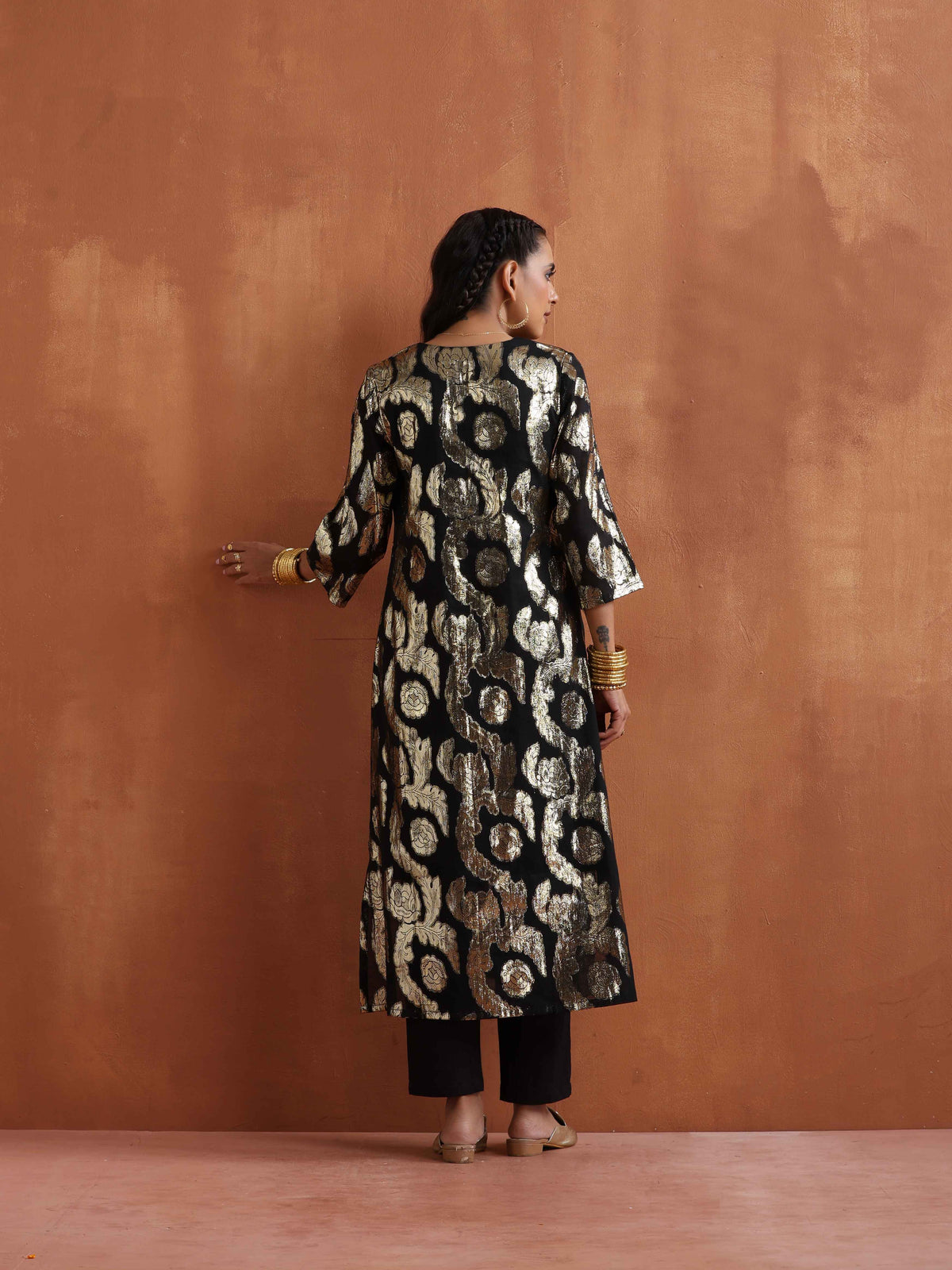 trueBrowns Black Metallic High Slit Kurta Set | Grocsy