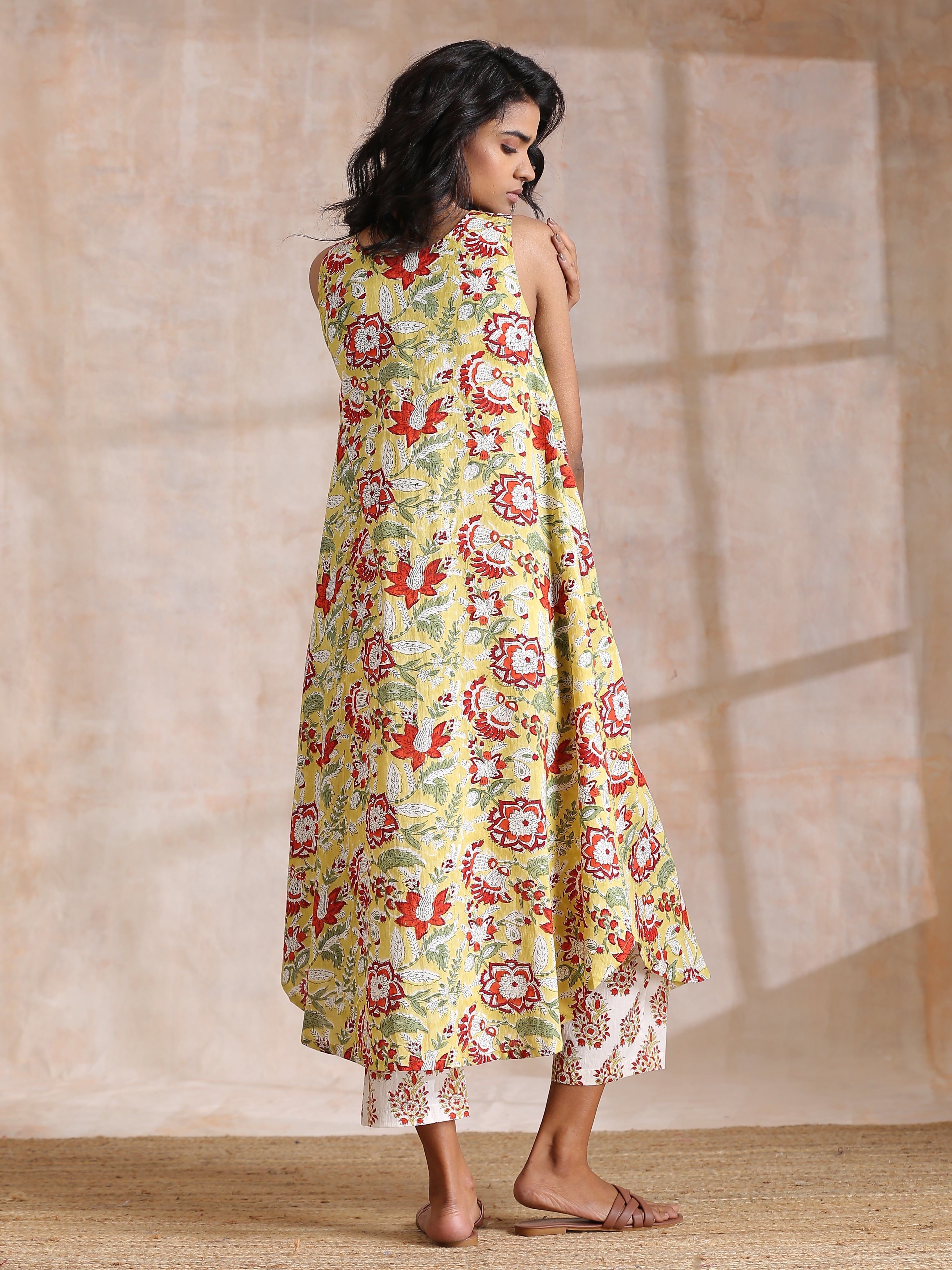 trueBrowns Yellow Overall Floral Block Print Cotton Sleeveless Kurta Pant Set | Grocsy
