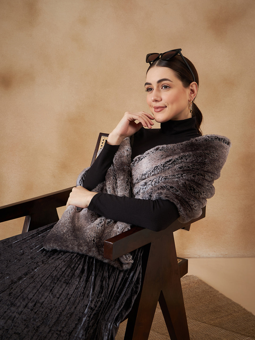 InWeave Women's Dark Grey Duble Shade Long Faux Fur Cape | Grocsy