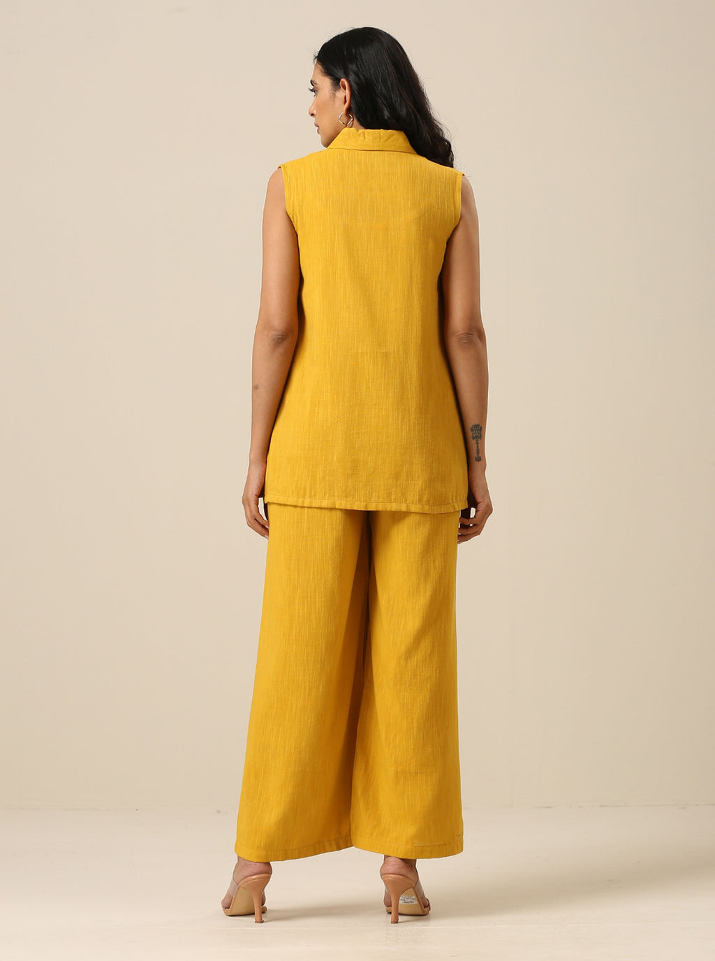 trueBrowns Mustard Yellow Slub Texture Sleevesless Jacket Pant Set | Grocsy