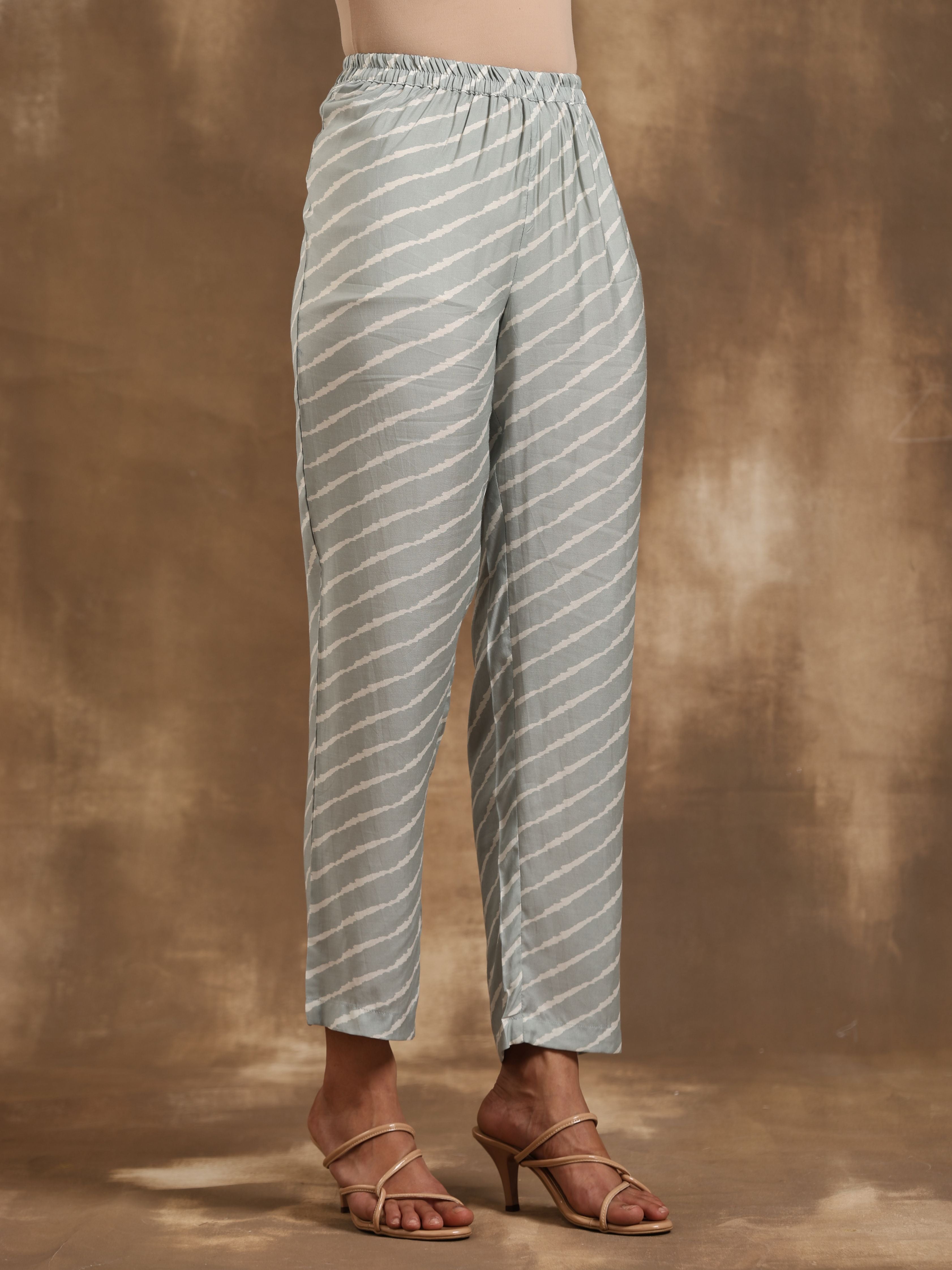 trueBrowns Grey Lehariya Printed Silk Co-Ord Set | Grocsy