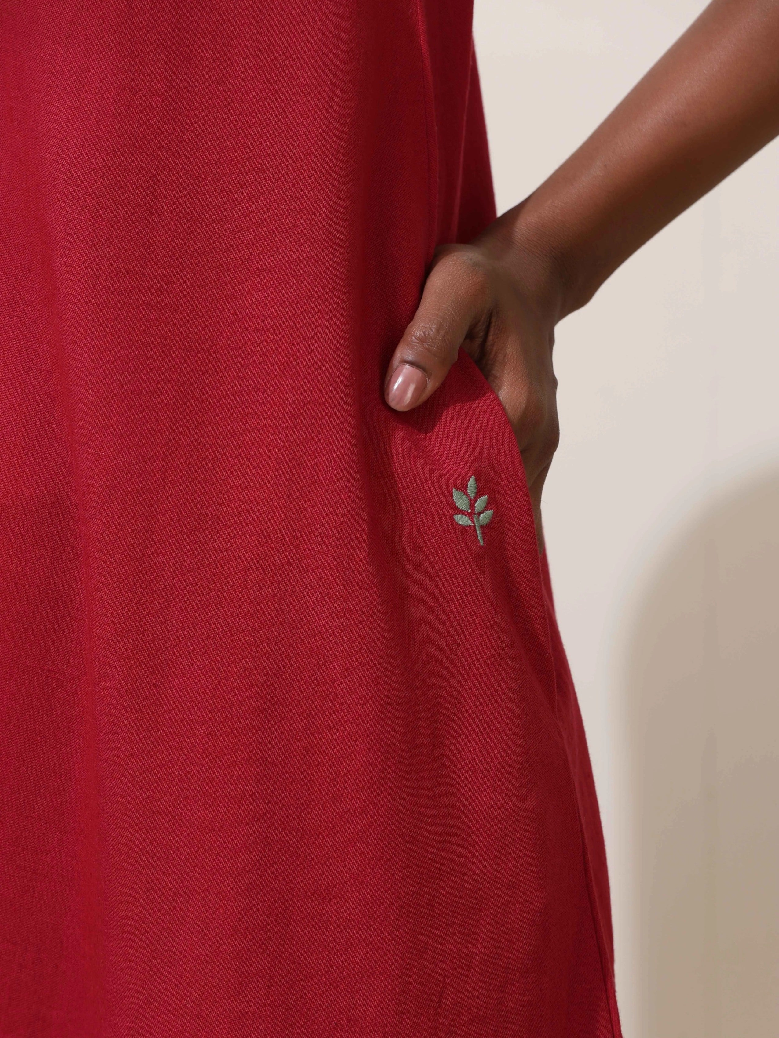 trueBrowns Maroon Cotton Linen Dress | Grocsy