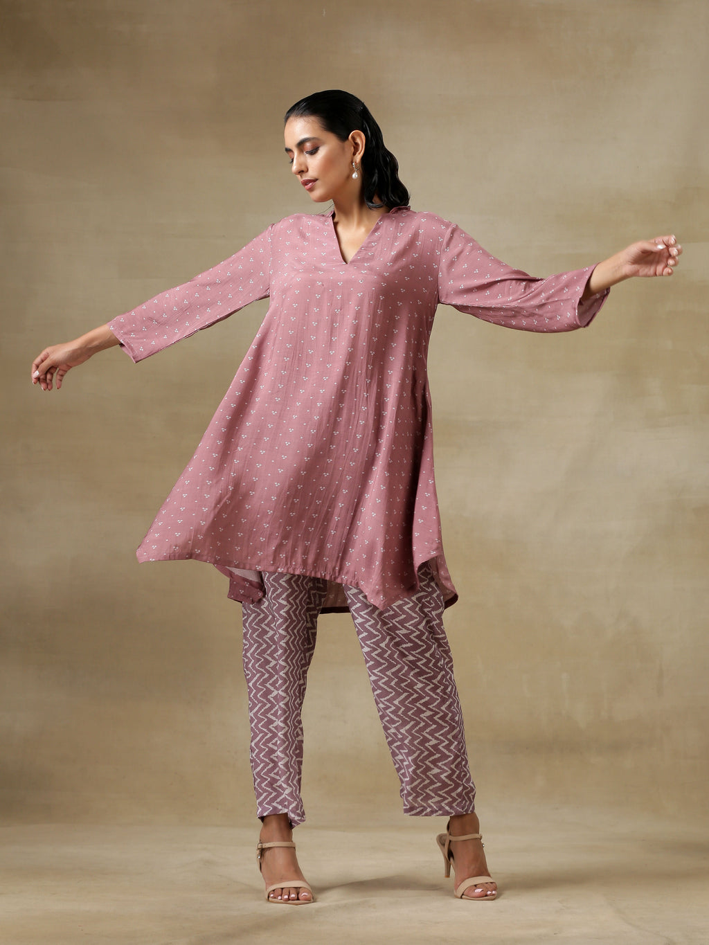 trueBrowns Dark Mauve Bandhani Printed Silk Collared Co-Ord Set | Grocsy