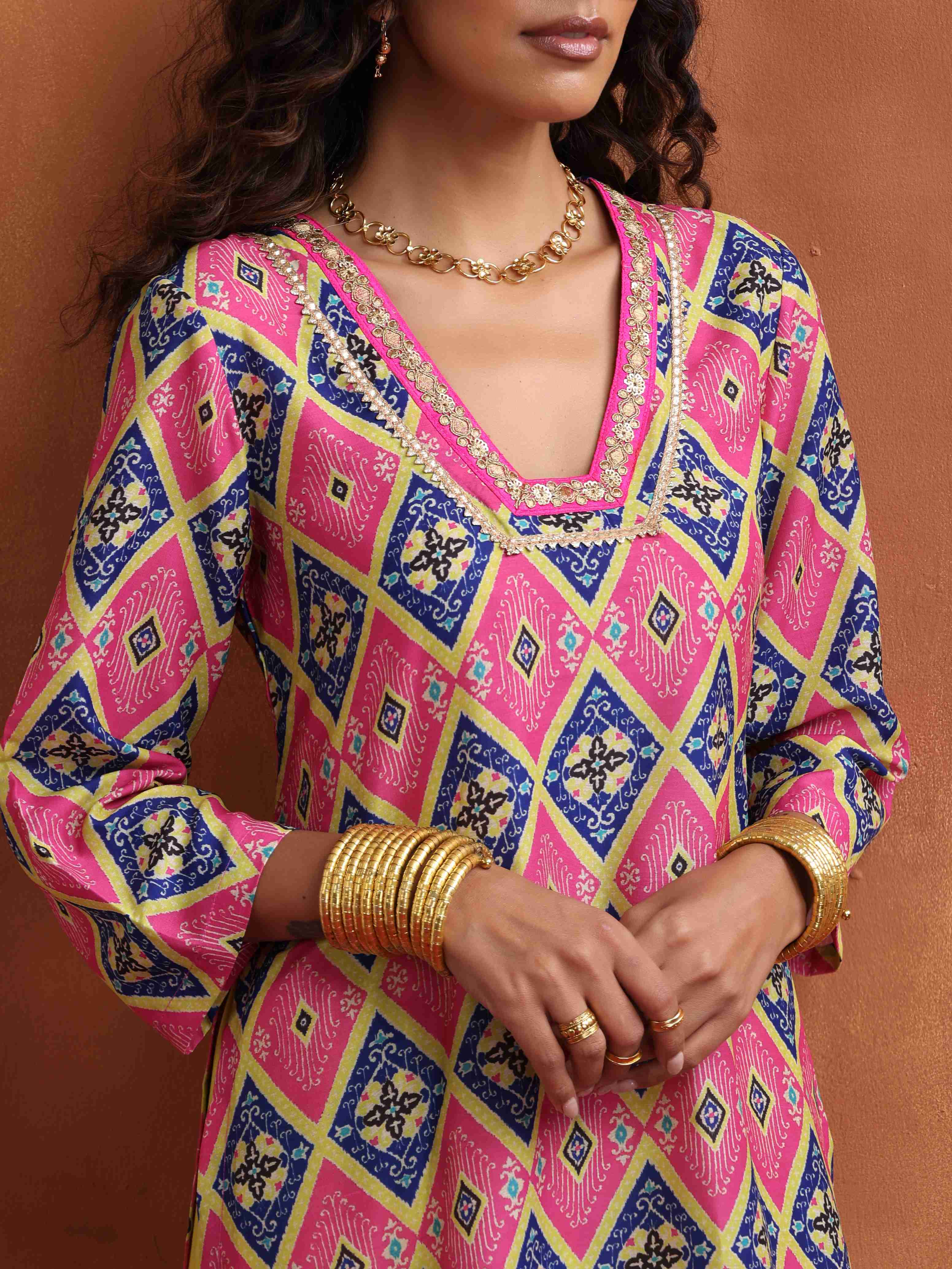 trueBrowns Pink Print High Slit Kurta Set | Grocsy