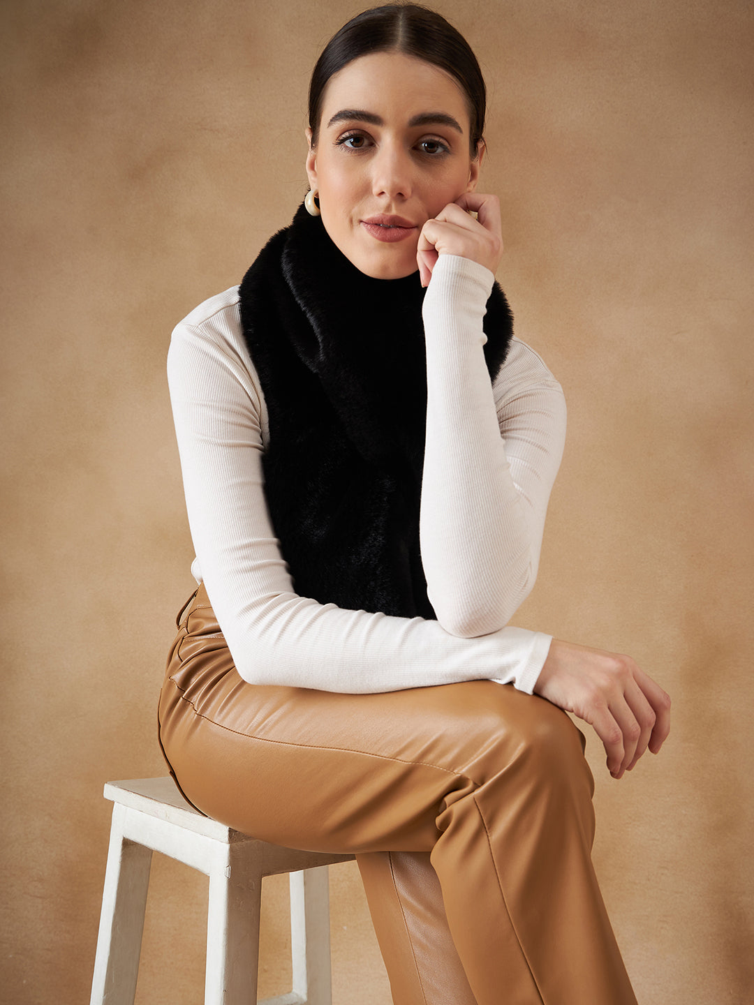 InWeave Women's Black Faux Fur Neck Warmer | Grocsy